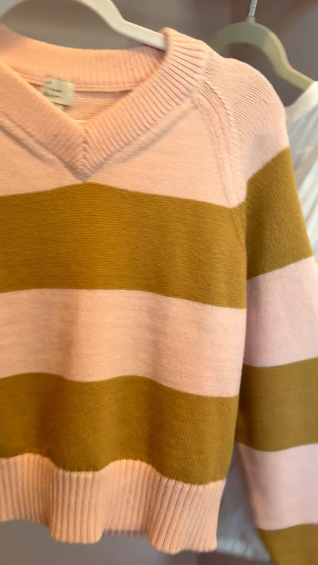 Do y’all remember this sweater that you all lost your mind over….well I did too! Layer this all year long! It’s on sale and fully stocked. I wear an xs in sweater & top. Linking more goodness on sale!!

 

#LTKSaleAlert #LTKdayinmylife #LTKOver40