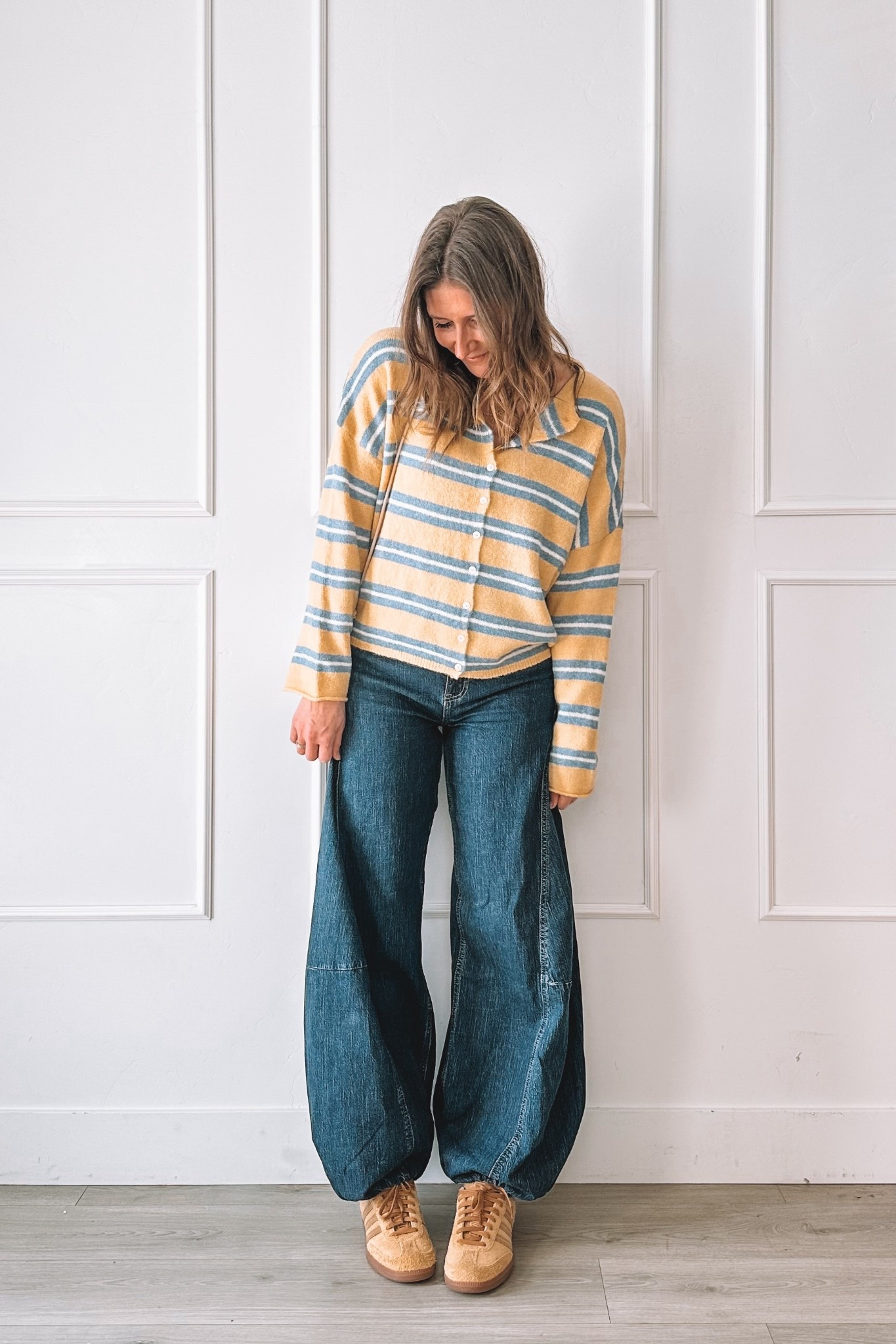 An easy everyday outfit I actually wear 🤍 A relaxed striped top paired with wide leg jeans and sneakers is one of my favorite formulas — comfortable, casual, and still put together enough for real life. This is the kind of outfit you can throw on without thinking and still feel good in.


#LTKmomlife #LTKdayinmylife #LTKootd