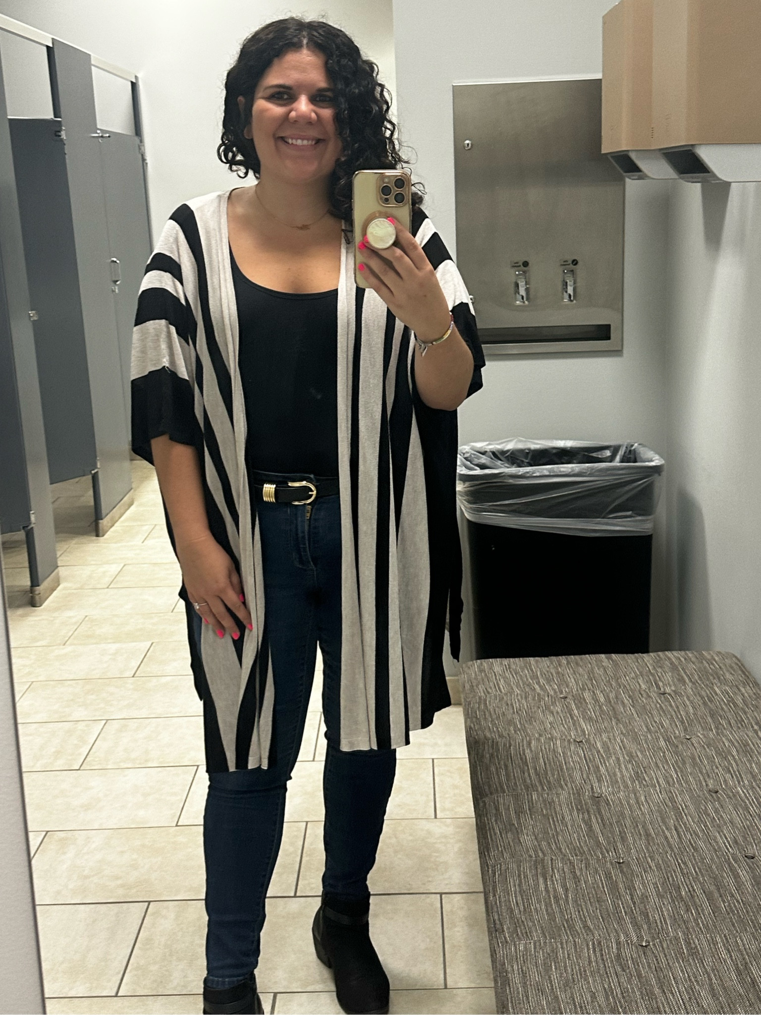 Today was an office day! For a few hours at least.. and then the power went out and they sent us home! 

#workoutfit #basicootd #midsizefashion #outfitoftheday 

#LTKcurves #LTKFind