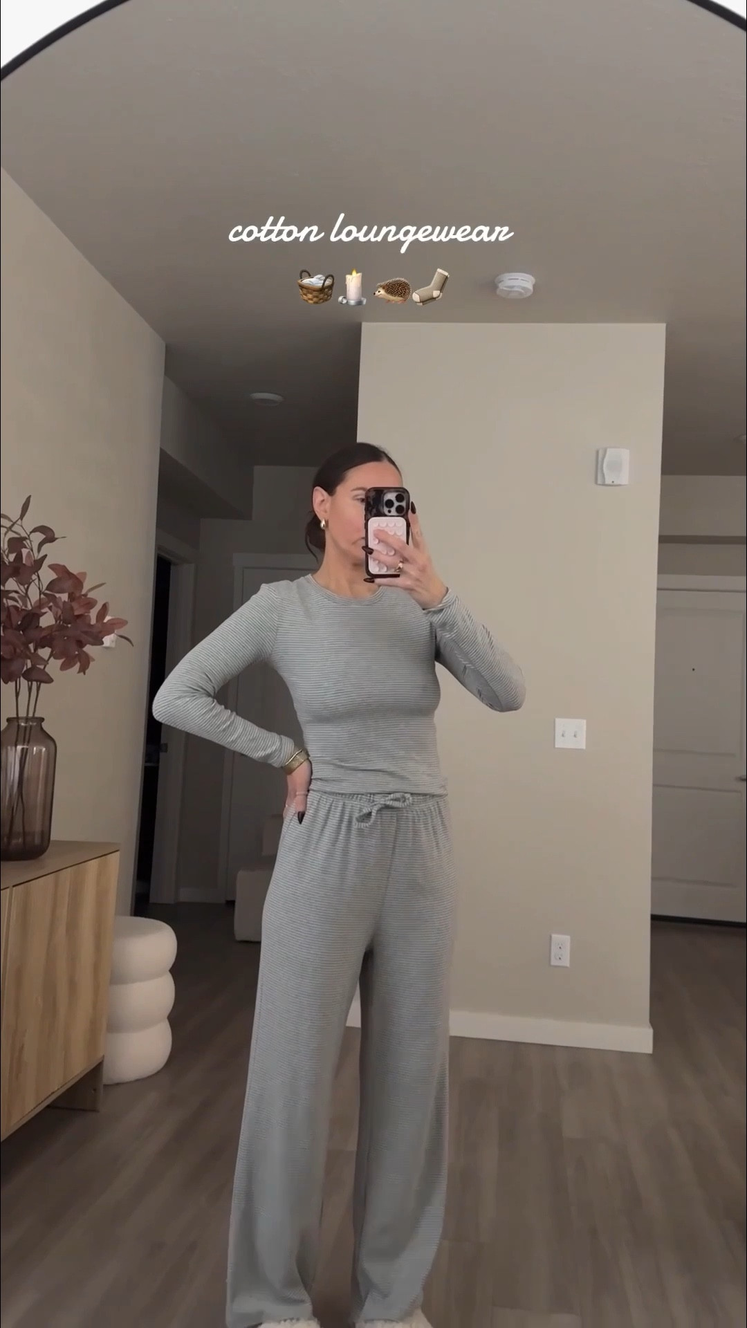 95%cotton.  soft. wide leg palazzo pants. fitte long sleeve shirt.  fremd soft and soooo cozy!!
#loungewear #chyrii