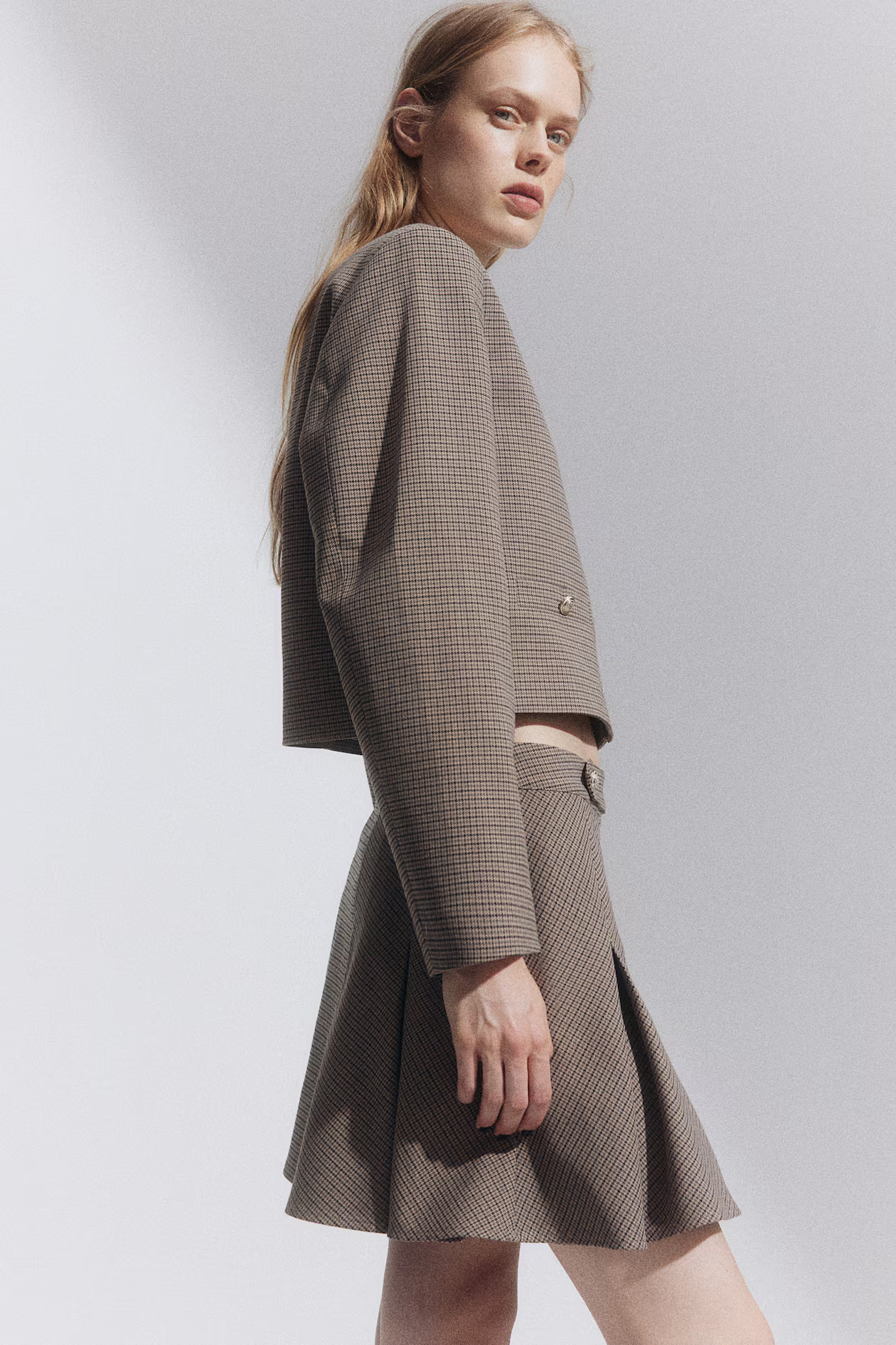 Pleated mini skirt | H&M (UK, MY, IN, SG, PH, TW, HK)