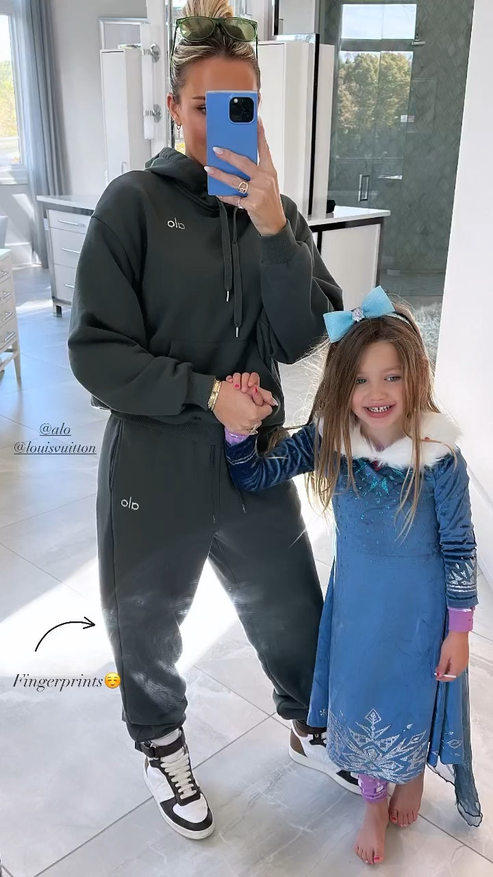 Elsa and I! Happy Monday y’all. This Alo set is so stunning and comfortable. 

set l outfit set l fall inspo l fall outfit l fall set l comfy set l sweat set

#LTKSeasonal