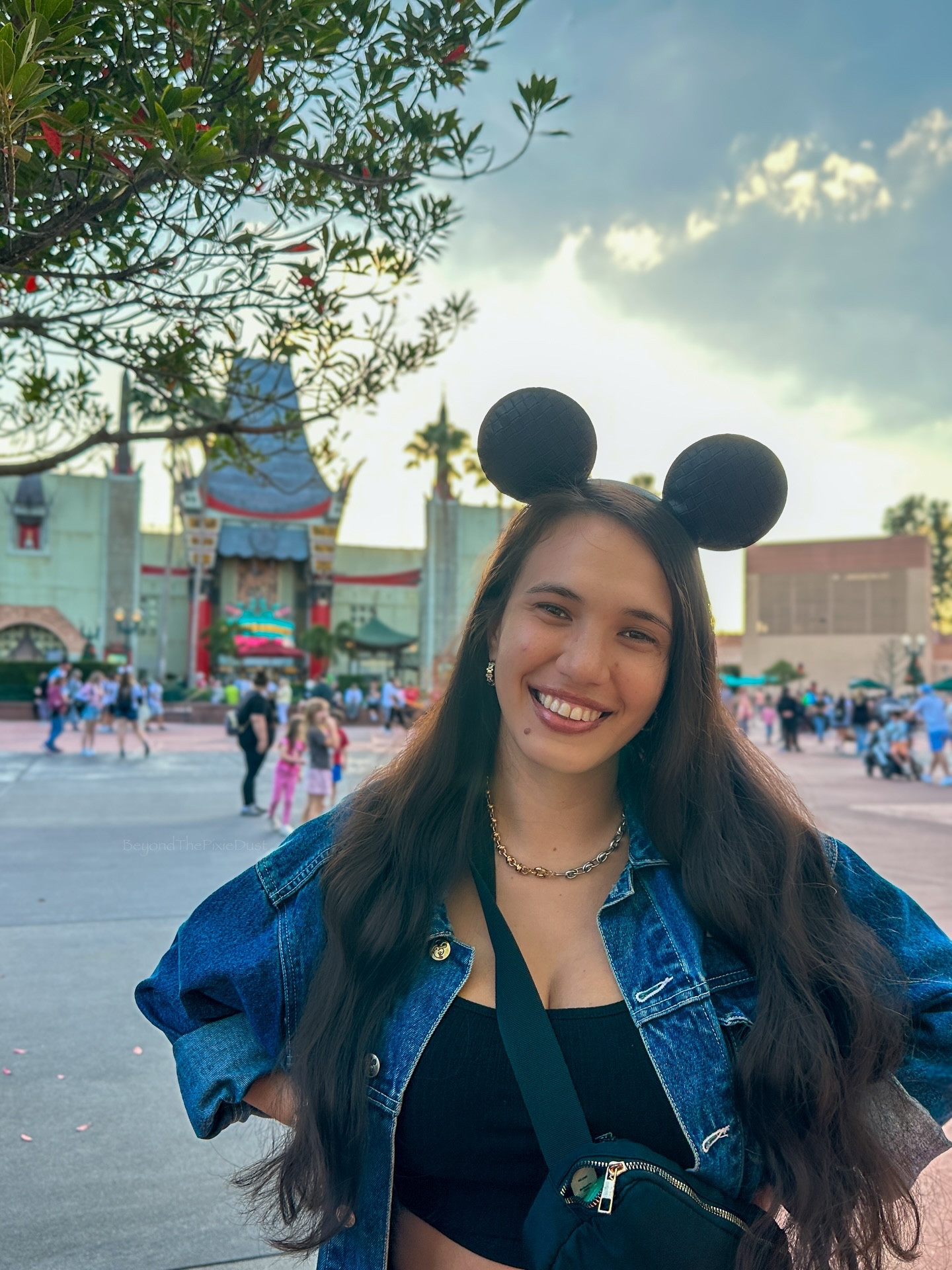 My first park day of the year tradition lives on with a day at Disney’s Hollywood Studios but now, with my little dude!
✨
Spent the day with my family, eating chicken tenders and fries, grabbing a spiked cold brew black caf, meeting the Mandalorian and Grogu for the first time, watching the new villains show, and finishing with watching Fantasmic and grabbing a Mickey ice cream sandwich before heading out. I would call that a perfect first park day of the year! Linked similar outfit itemsto help recreate my ootd✨
What’s your perfect park day?
#DisneyDay #DisneyFoodie #DisneyFamily #StarWarsAtDisney #DisneyMagic

#LTKdayinmylife #LTKstorytime #LTKTravel