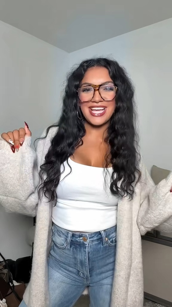 The cardigan I can throw on with anything 😍 (5'4, 135lbs - wearing size M)

#LTKFindsUnder50 #LTKSeasonal #LTKStyleTip