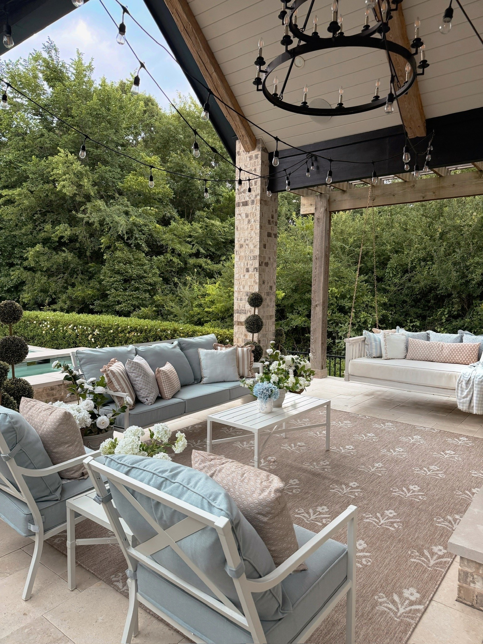 This stunning indoor/outdoor rug is back in stock and on sale!!

#LTKSeasonal #LTKHome