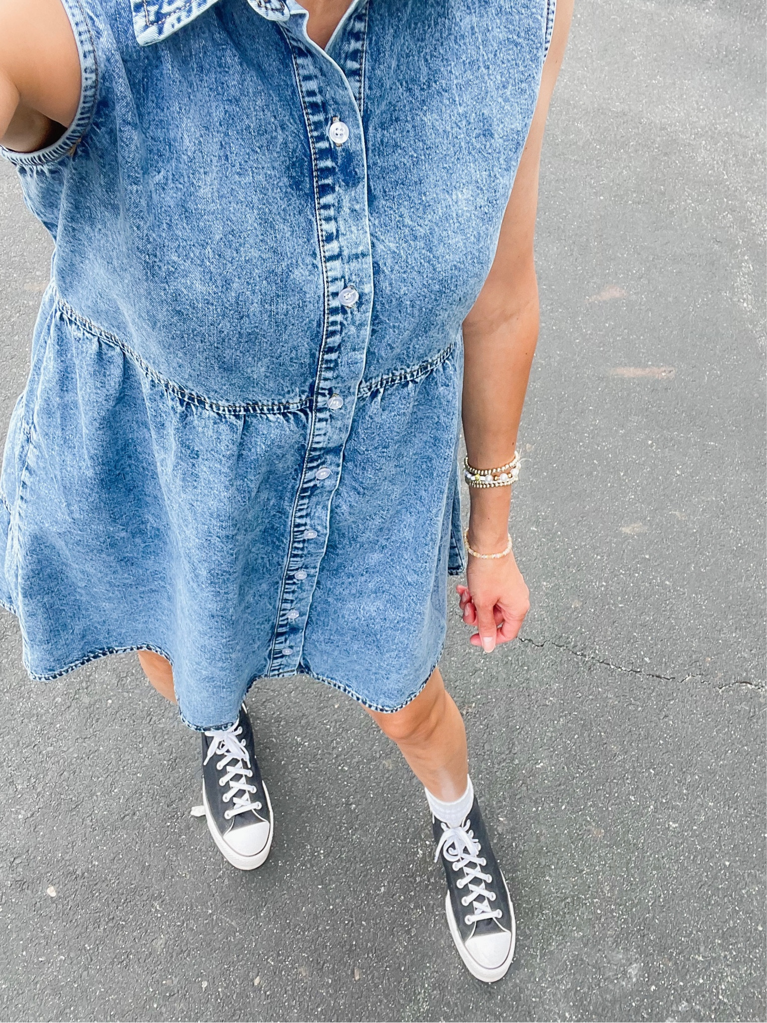 Cute sleeveless denim dress for summer 

Summer dresses 
#summerdresses 

#LTKSeasonal #LTKFind #LTKunder50