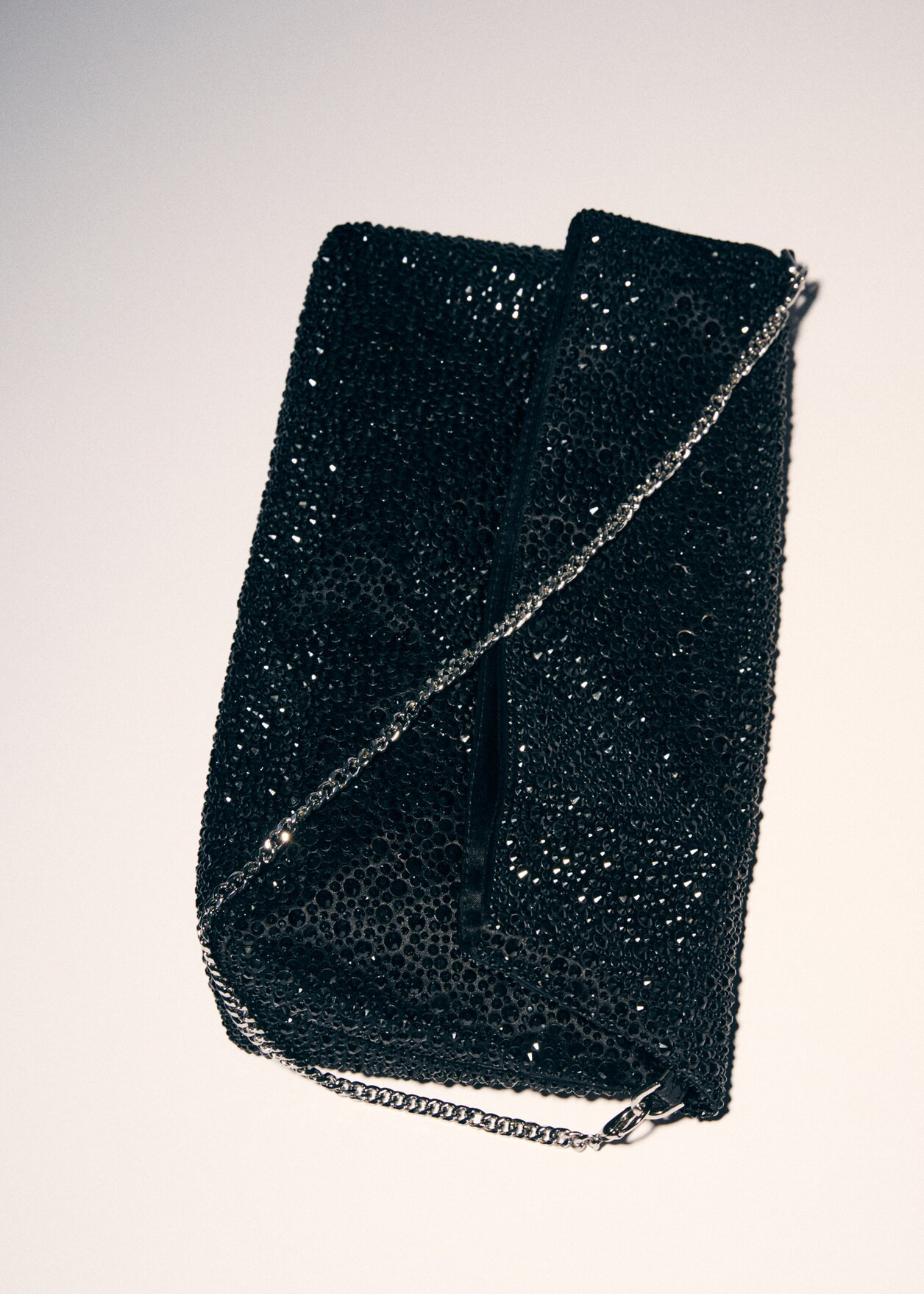 Chain bag with crystals - Woman | MANGO USA | MANGO (US)