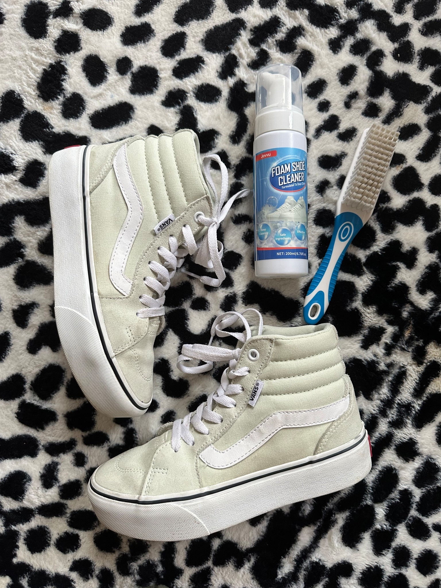 Amazon finds! This sneaker cleaner is great! These sneakers were so dirty! And they look almost new againn

#LTKFindsUnder50 #LTKShoeCrush #LTKFamily