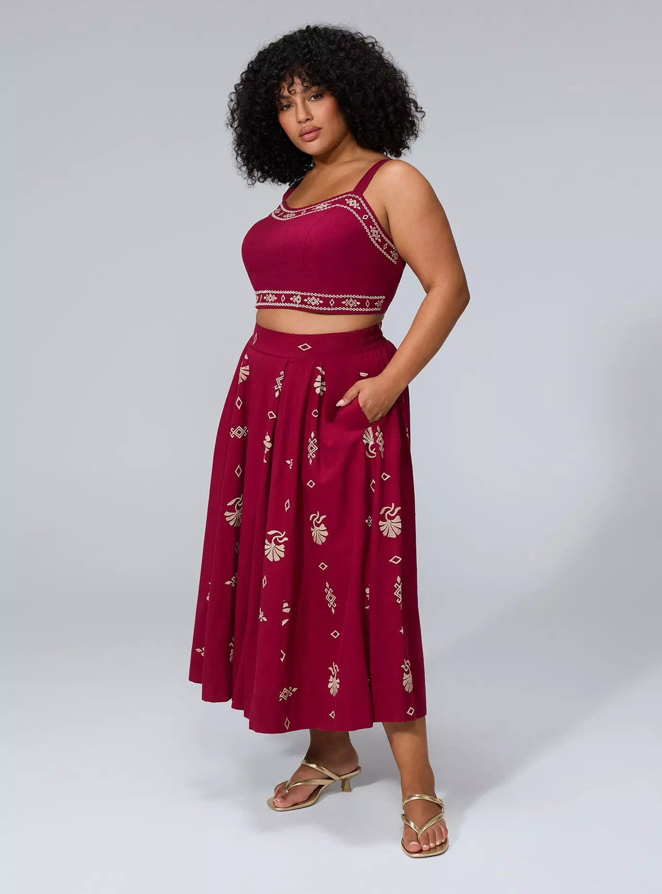 Belle Isle Embroidered Sweetheart Crop Top | Torrid (US & Canada)
