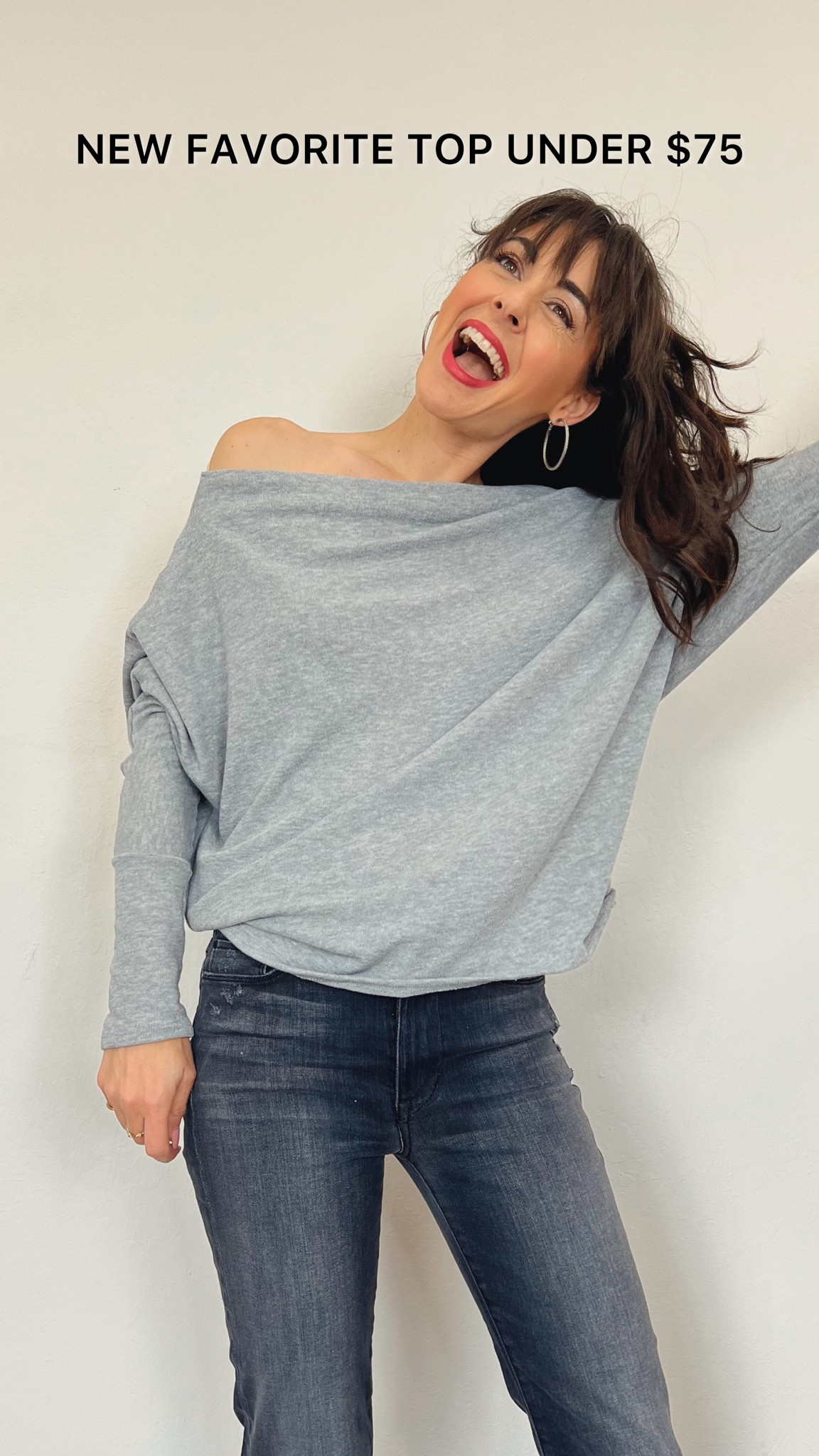 MY NEW FAVORITE TOP UNDER $75

Wear it 
1. Bateau neck 
2. Off the shoulder 
3. One shoulder 
4. Short & Strapless arms tied at your waist 
6. Long strapless and arms tied at your empire waist 

Available in lots of color sizes xs-xl 
Great quality from @sixfiftyclothing

#ad #sixfiftyclothing #sfanywhere