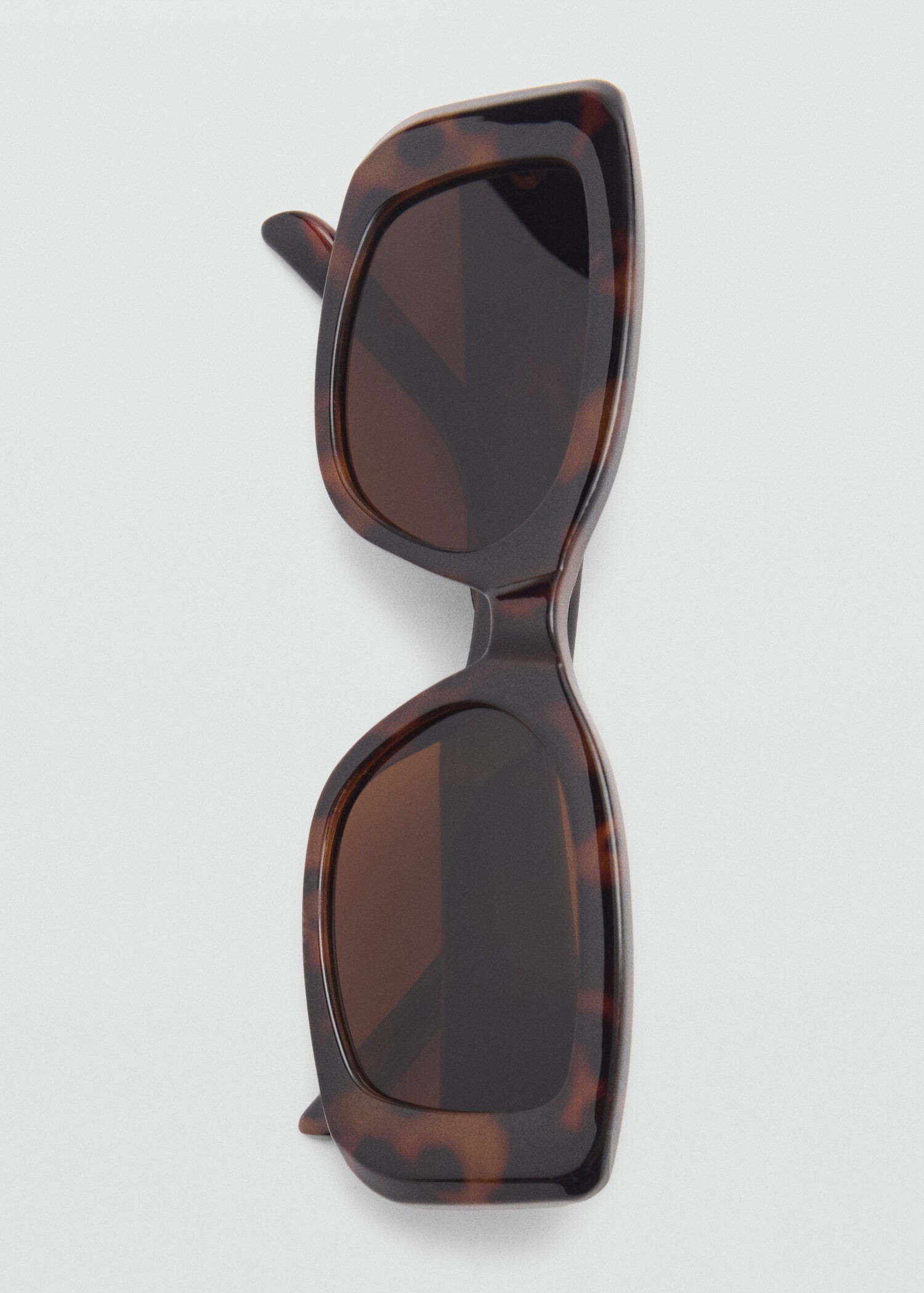 Sonnenbrille mit viereckiger Brillenfassung - Damen | MANGO Österreich | Mango EU