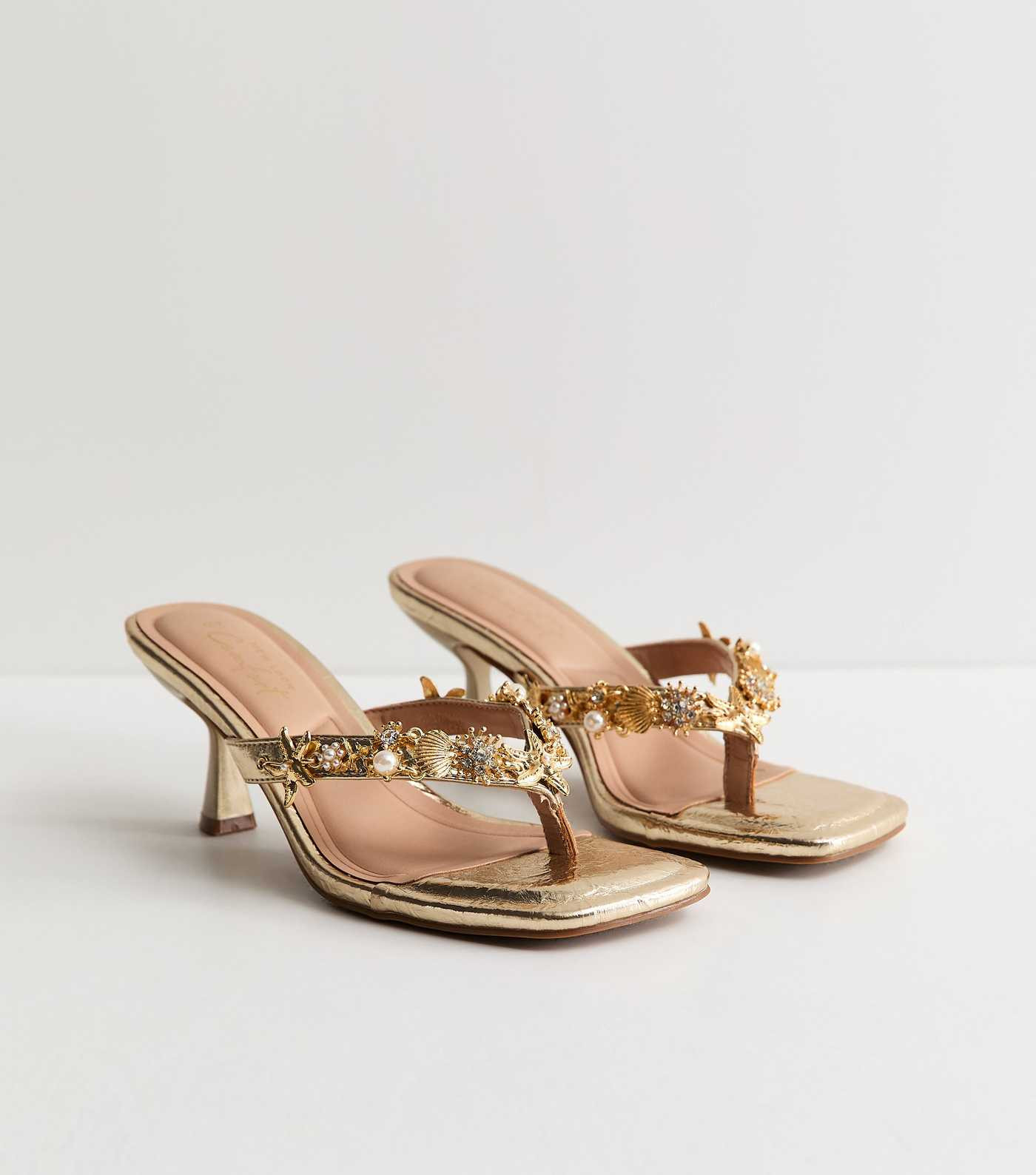 Gold Tone Shell Toe Post Sandals | New Look | New Look (UK)