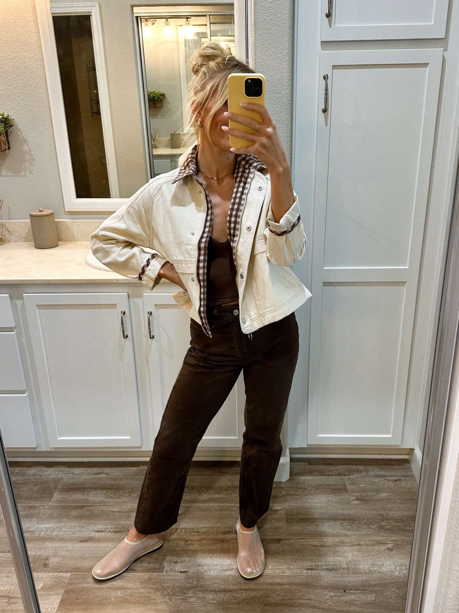 Jacket in xxs. Jeans are from
Zara Z1975 high waist straight leg jeans. 