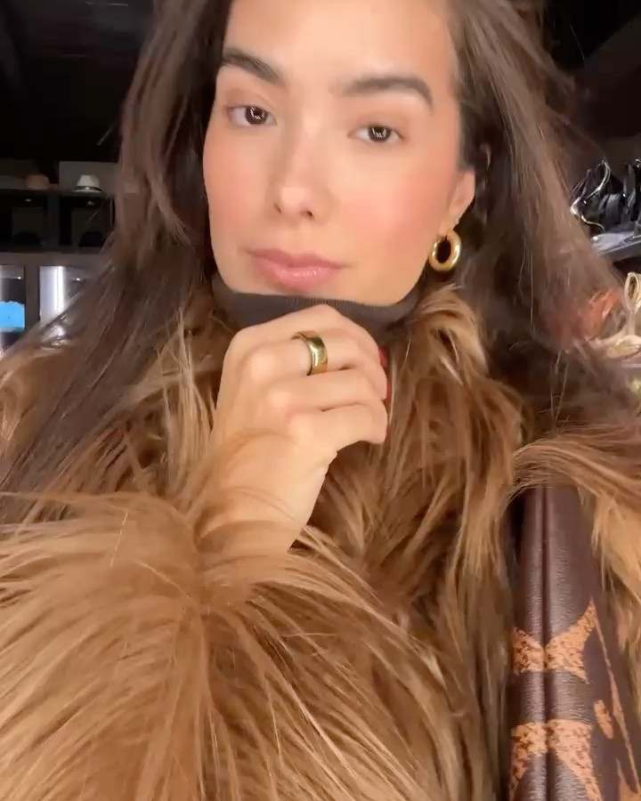 Faux Fur Chocolate Night

#LTKHoliday #LTKGiftGuide #LTKSeasonal