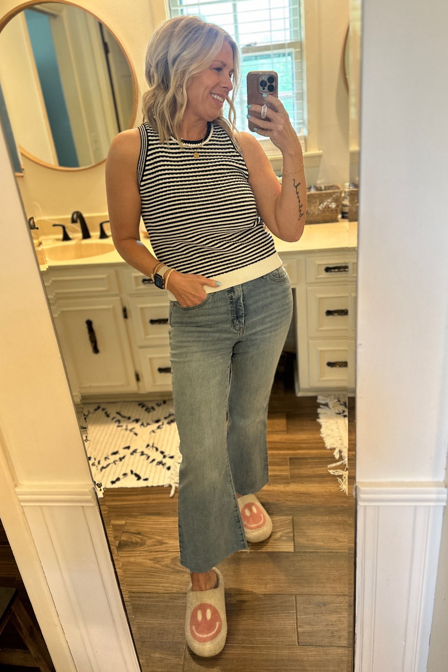 This sweater is the cutest! 🤩

#LTKMidsize #LTKStyleTip #LTKSeasonal