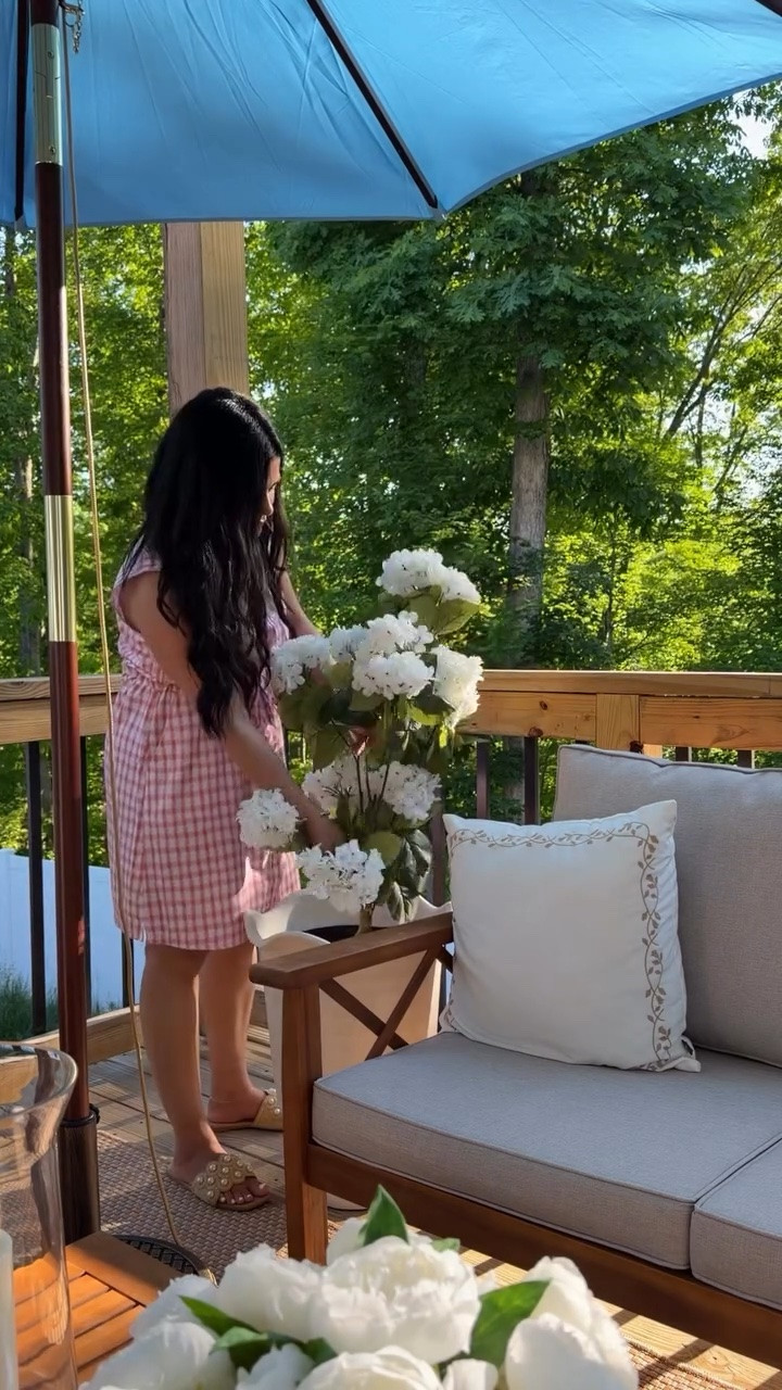 Hydrangeas that never die? Sold 😅🤍🩵

White or blue for the deck? Y’all let me know! 

Linking everything for y’all in the link in my bio on ShopMy & LTK! 
.
#southernstyle #grandmillennial #decoratewithme #ourdoorliving #outdoordecor

#LTKSaleAlert #LTKSeasonal #LTKHome