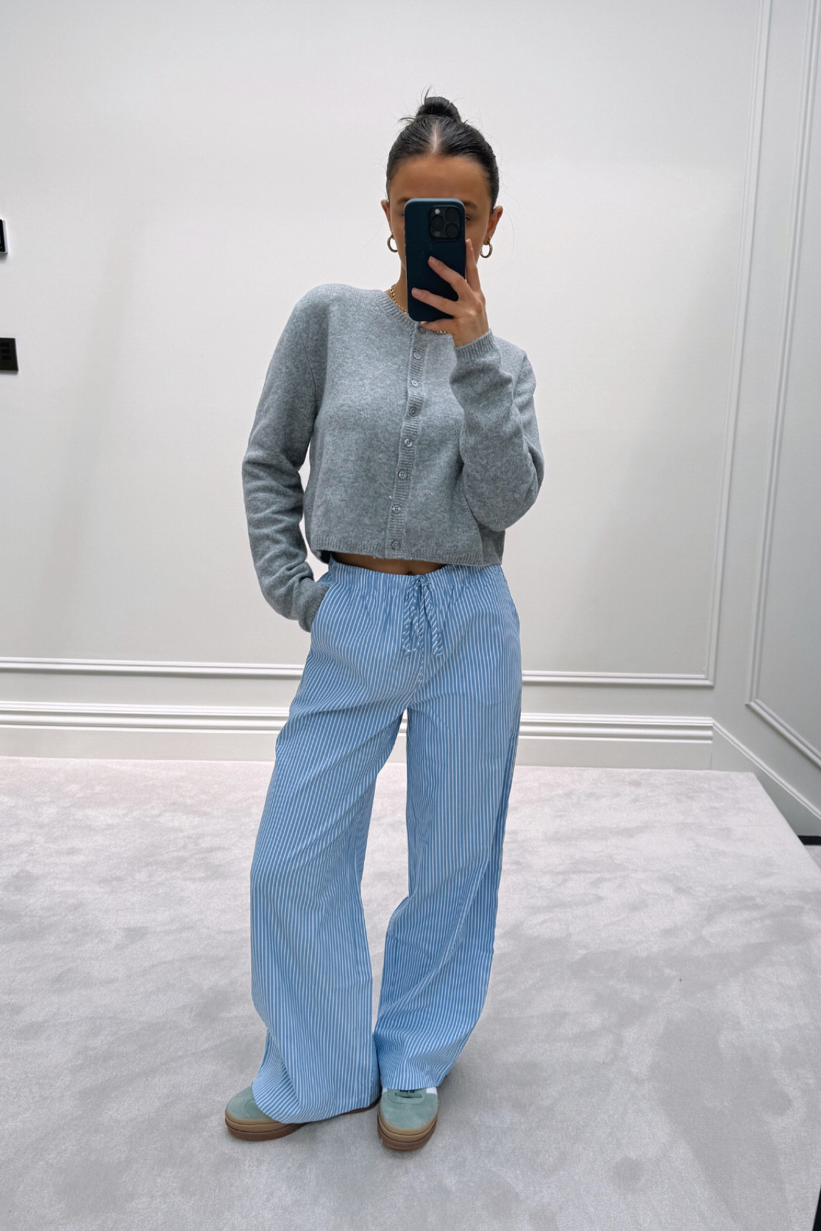 the cutest grey cardi🫶

Knit button pinstripe crew neck cropped trousers pants summer Pinterest colour blue cardigan baby tee

#LTKSeasonal #LTKstyletip #LTKfindsunder50