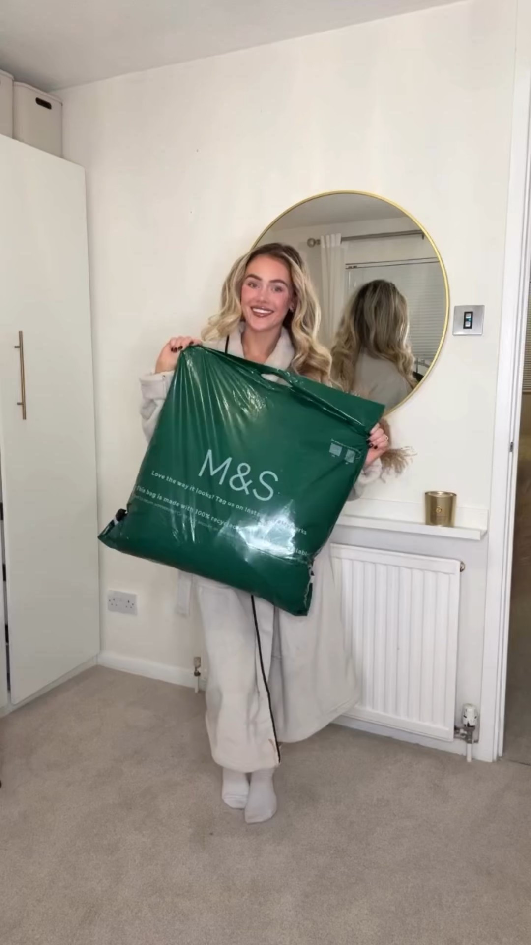 This @marksandspencer co-ord is just wow!! 🖤

Ad | @wearesocialtip 

#fyp #foryoupage #trending #ootd #fashion #outfitideas #explorepage #outfitstyling #ootn #marksandspencer #marksandspencerclothing #socialtip