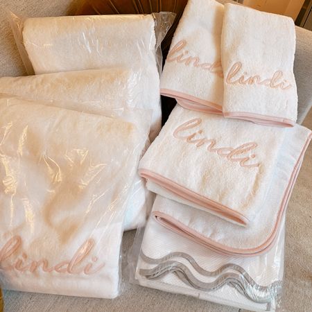 The most luxurious towels, bath mat and shower curtain! ✨🫧🛁