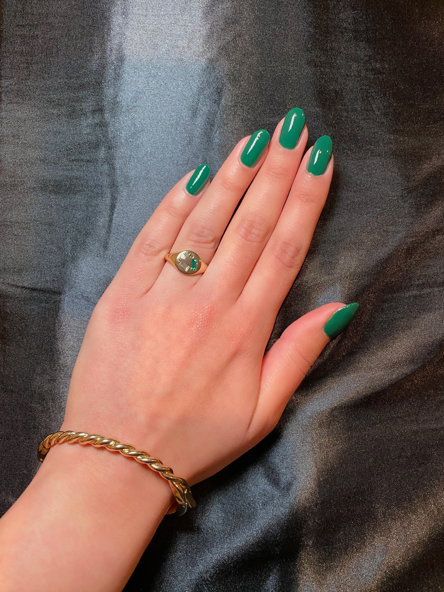 Apple-Tini Nails ✨
.
Green nails ✨

#LTKbeauty #LTKSpringSale #LTKSeasonal