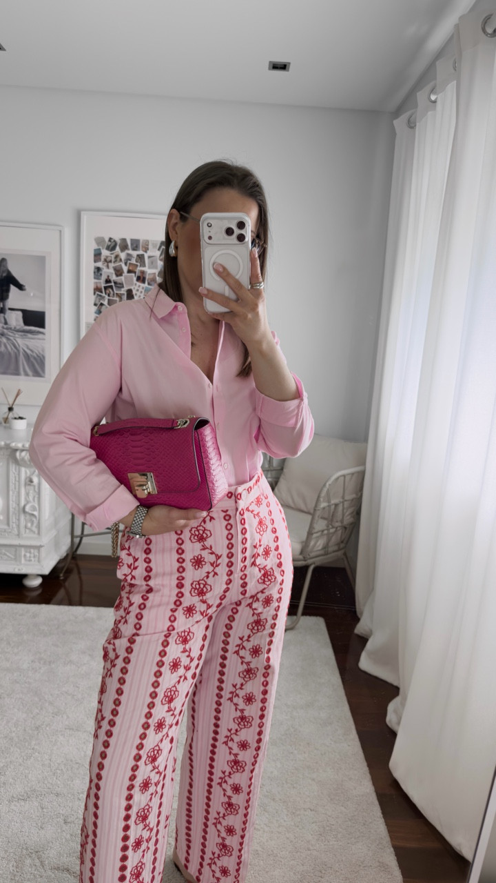 A girl just loving her new summer pants 💕

Pants Ref - 2421/992/620 @Zara 

#zara #zaranewin #zarawomen #outfıtinspo #springoutfits

spring outfit - pink pants - viral Zara pants - spring outfit - pink pants - cru pants - spring vibes - pinterest - grwm - outfit inspiration - Zara - colorful outfit - casual outfit - summer outfit

#LTKSeasonal #LTKWorkwear #LTKgrwm