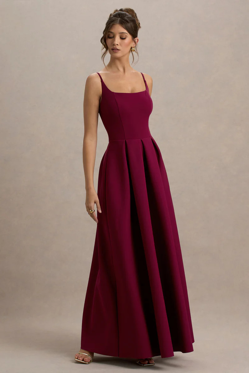 Bambina  Burgundy Scoop-Neck Pleated Maxi Dress | Club L London