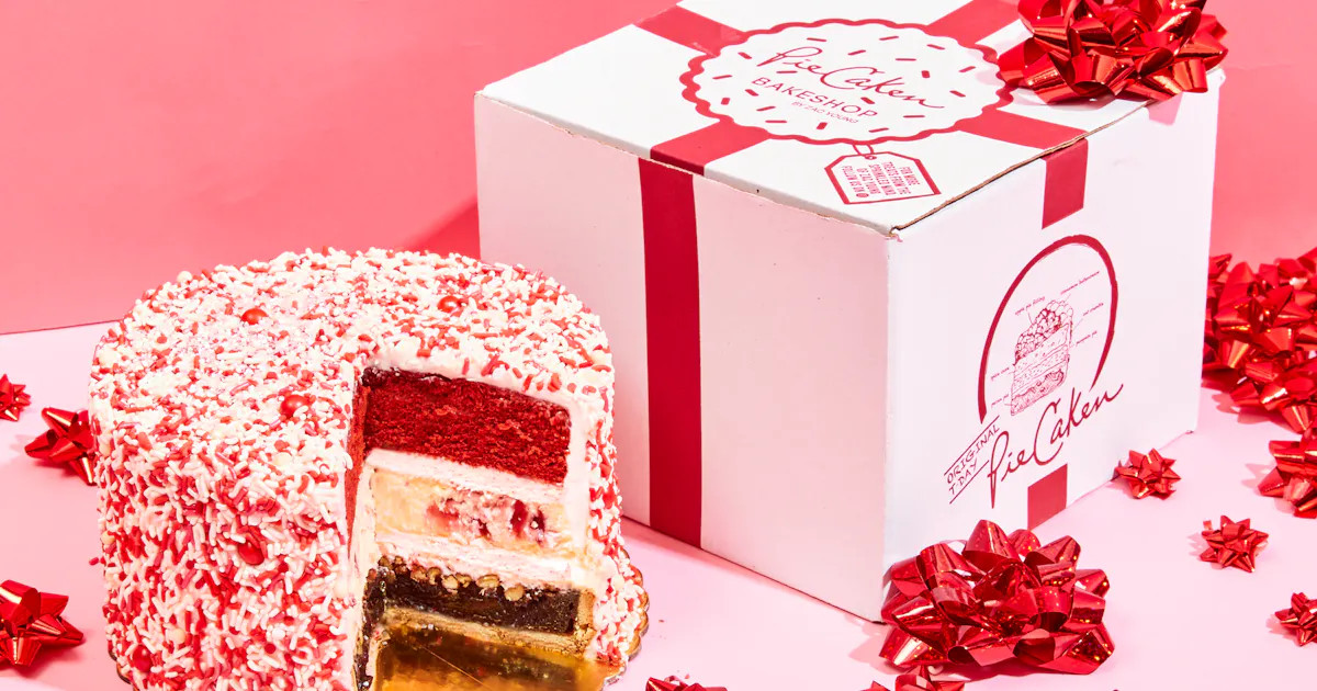 Christmas PieCaken by PieCaken Bakeshop | Goldbelly | Goldbelly