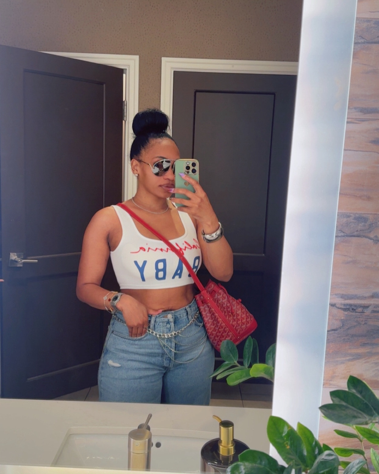 Calm Sunday Look ❤️
Top: www.PRVTPARTYLUXE.com - “California Baby” Crop
Shoes: Hermes
Bag: Goyard

#LTKgrwm #LTKootd