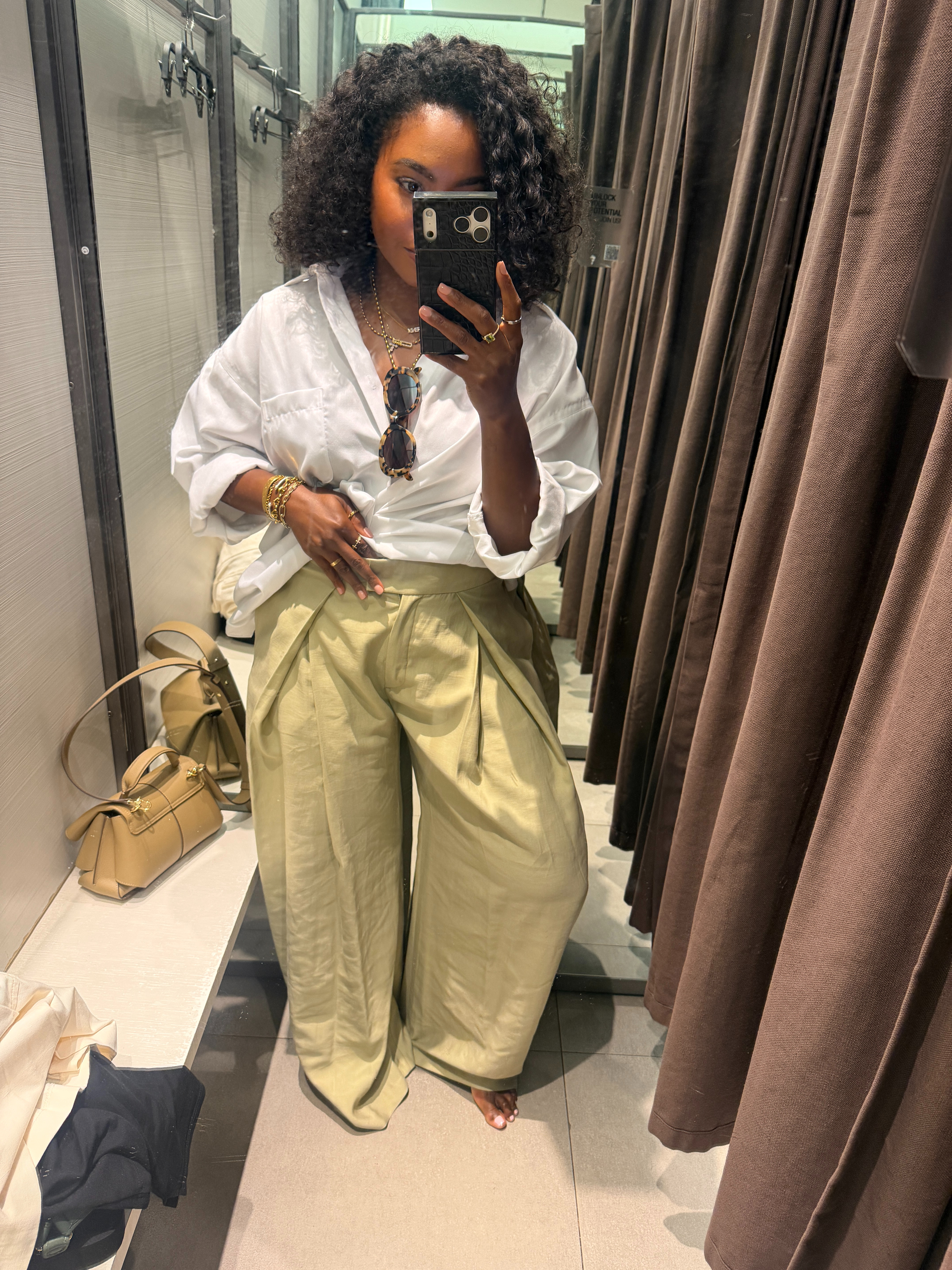 can't stop buying these trousers. love the comfy yet elevated feel. Wearing a Medium 

 