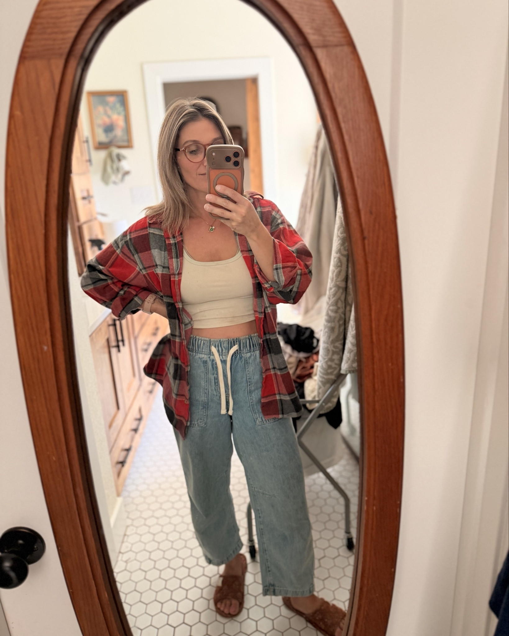 Trust me when I say this- THE BEST & MOST COMFORTABLE JEANS 
My stats: I’m 5’2” size small/ 2/4 jeans 
I got the XS short. These are baggy so you are safe to size down 

#LTKFindsUnder50 #LTKSaleAlert #LTKPetite