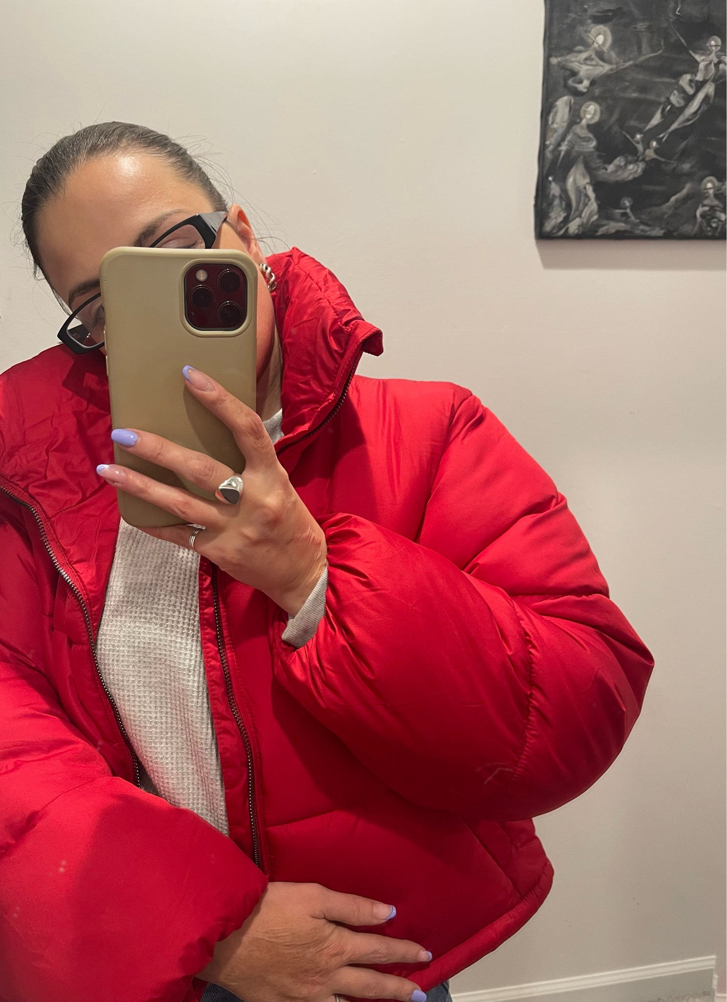 Beyond obsessed with this puffer coat ❤️

Shop some of my favorite outerwear options from Vici here! 

P.S. my shirt is from Abercrombie and is a staple long sleeve in my closet. 