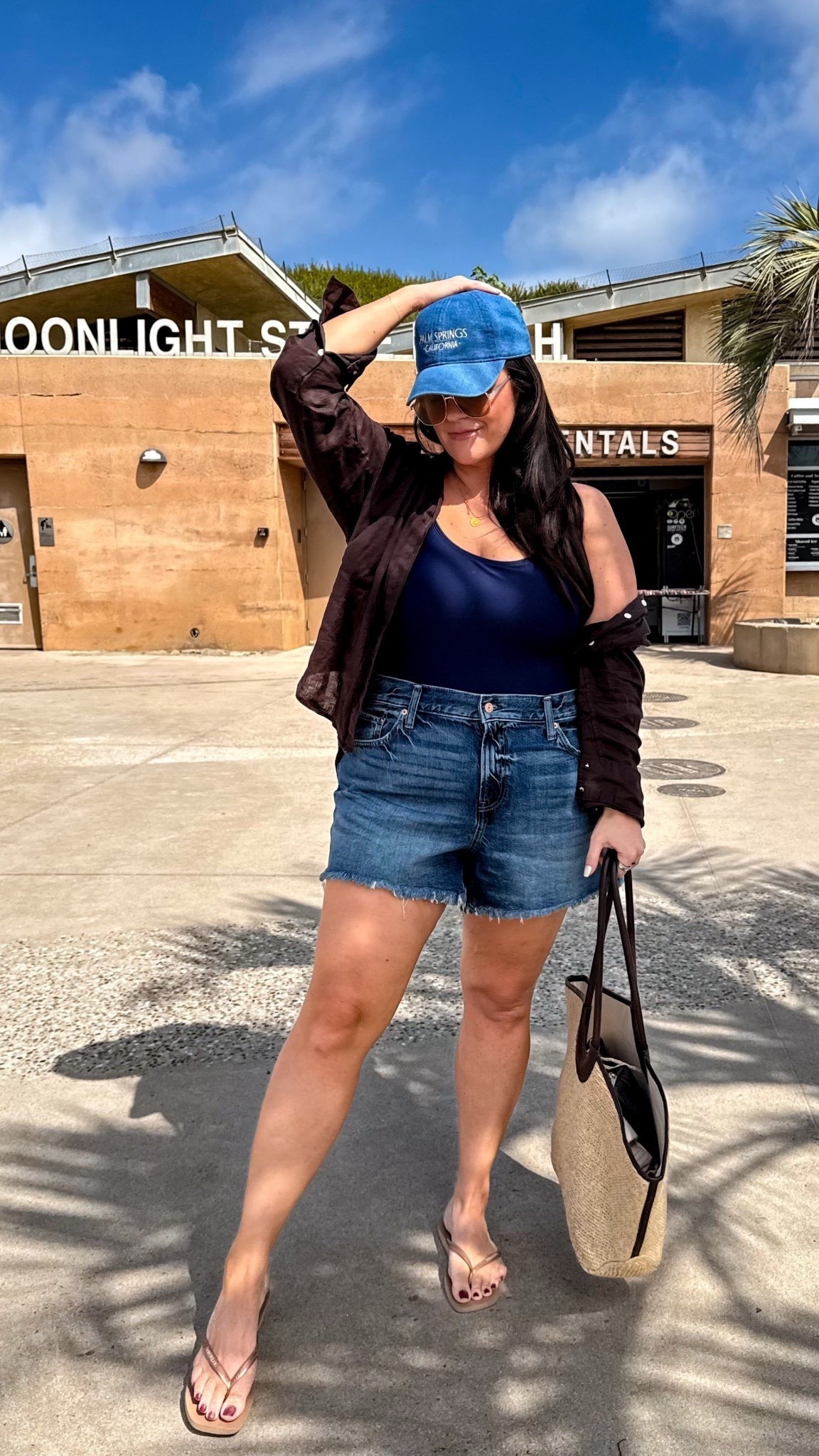 Pool day look! I love these high waisted denim shorts for summer time!


#LTKMidsize #LTKSwim #LTKStyleTip