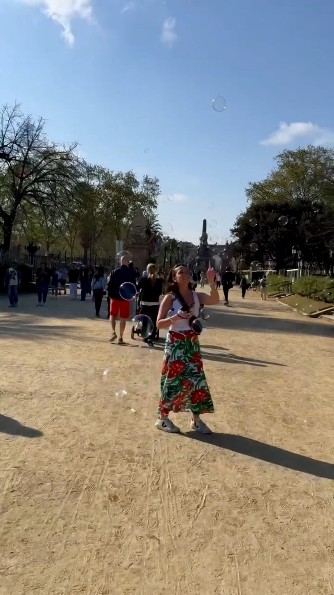 INTRO VIDEO ;) 
Hiiii everyone, I’m a 25 year old living in Lincoln Park, Chicago! I love to make outfit videos, little vlogs from what I’m up to with friends in the city, I also love makeup and anything beauty/skincare/wellness 💌 
Stay tuned for more content! Leave comments if you have any questions 🫶🏼🤍

#LTKActive #LTKStyleTip #LTKBeauty