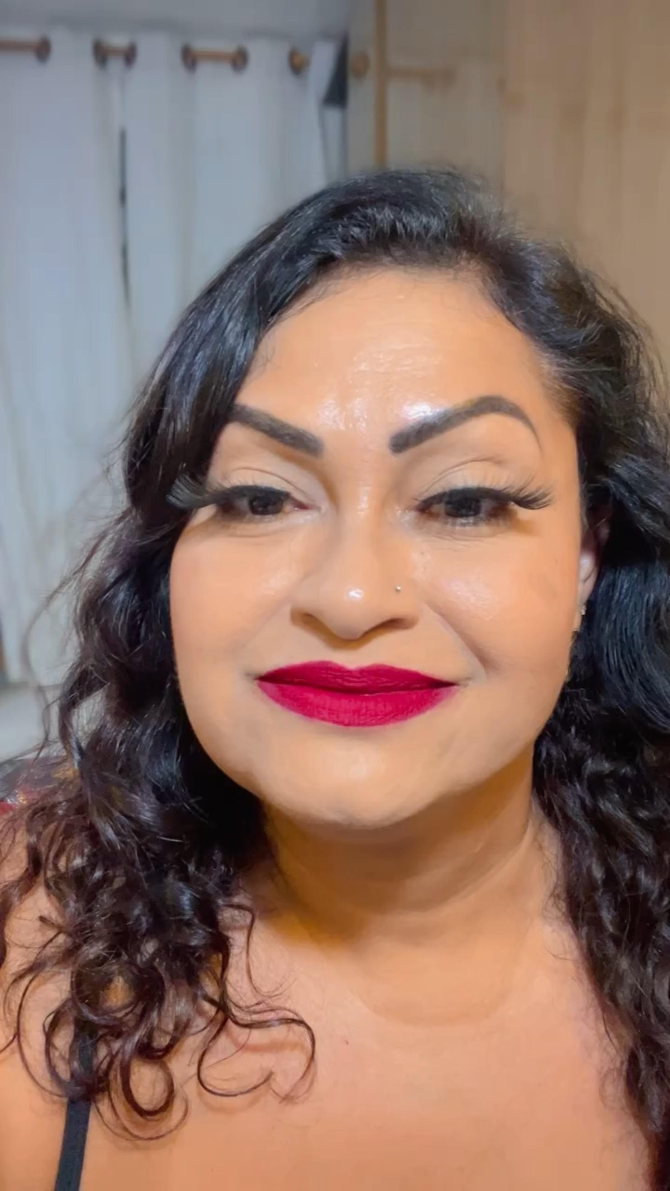 Para realçar o seu olhar nada como cílios postiços , perfeitos , varios modelos.


#LTKbeauty #LTKbrasil