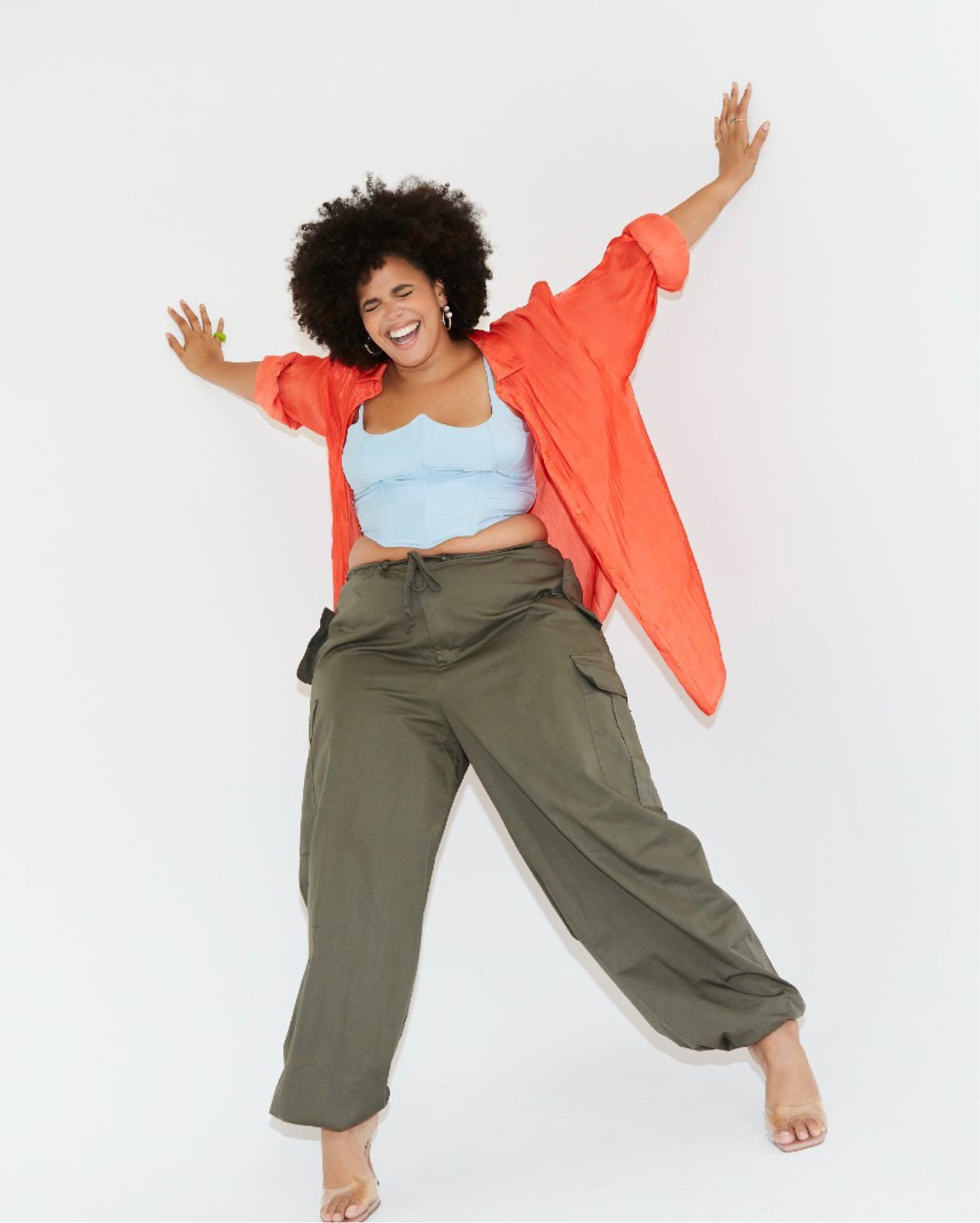 I loved this unique look from my latest presenter shoot styled by Sharon Crawford 😍

The parachute pants from Good American were amazing and I couldn’t believe how generous the sizing was - a huge plus for this brand!

The shirts were really comfortable too which made me a big fan of this different look. Let me know what you think 😎

#LTKplussize #LTKfitness #LTKbeauty