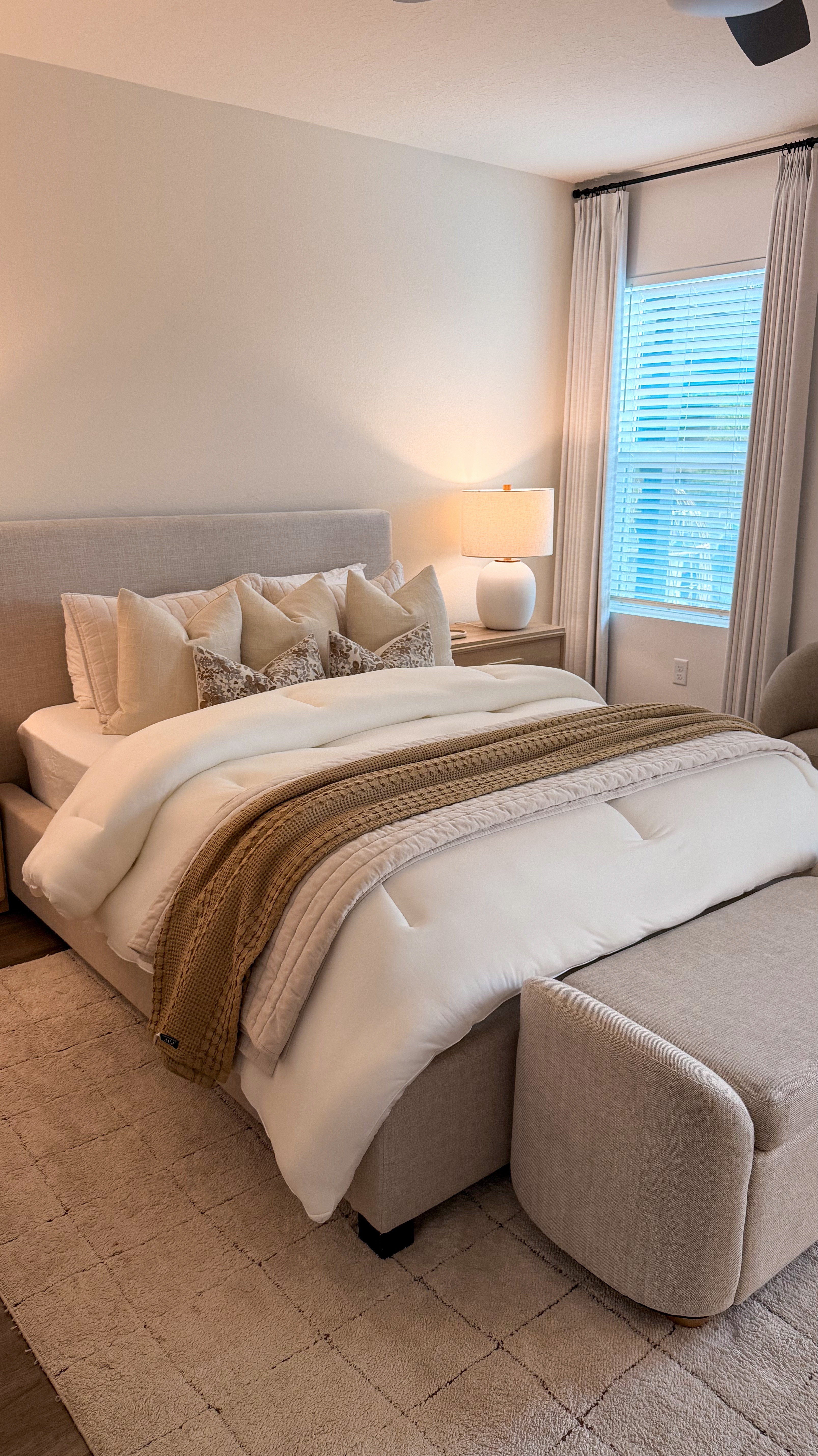 ¡Transforma tu dormitorio con estos elegantes y cómodos accesorios! Perfecto para una noche de descanso reparador. #DecoraciónDormitorio


#LTKHome #LTKmorningroutine #LTKSpringSale