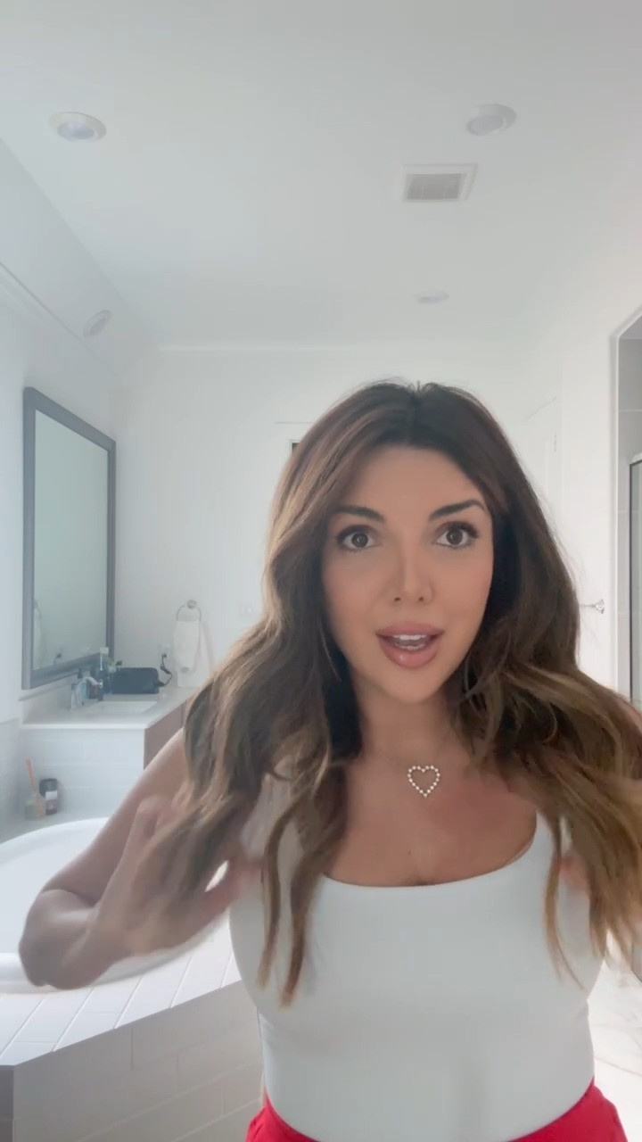 Day 3 hair refresh!! By day 3 my hair starts to look dry, so I add this smooth & shine serum and it make it look and feel so silky again! You can use my code HALE20 for 20% off! 

beauty, hair tips, hair tricks, hair products, hair serum, healthy hair, beauty products, beauty tips  

 #LTKFindsUnder50 #LTKStyleTip #LTKBeauty