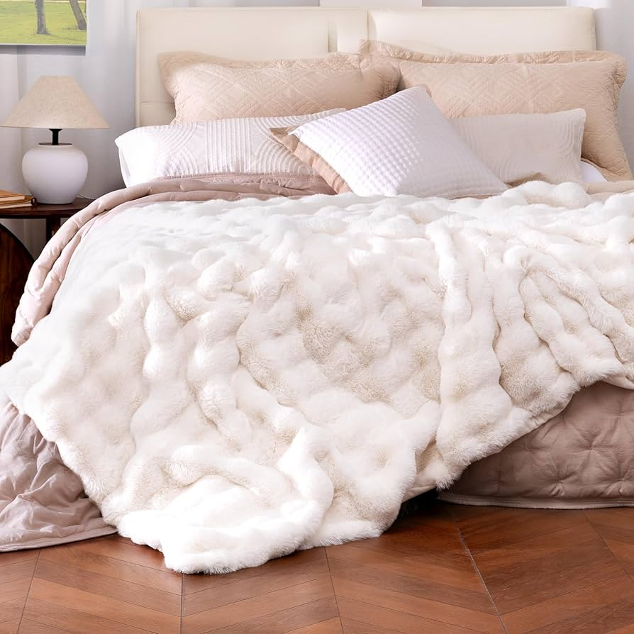 Ultra Soft Cozy Faux Fur Throw Blanket, Fuzzy Plush Thick Bubble Blanket, Oversize Luxury Fluffy ... | Amazon (US)