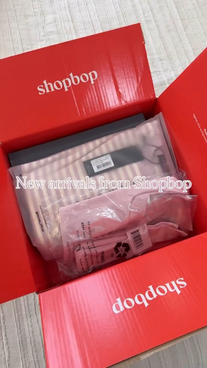 New arrivals from @shopbop ☁️🎀👟

Shop this workout set 20% off with code: SPRING20



#LTKActive #LTKSaleAlert #LTKfitnessgoals