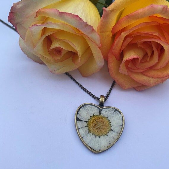 Pressed Flower Resin Necklace | Etsy | Etsy (US)