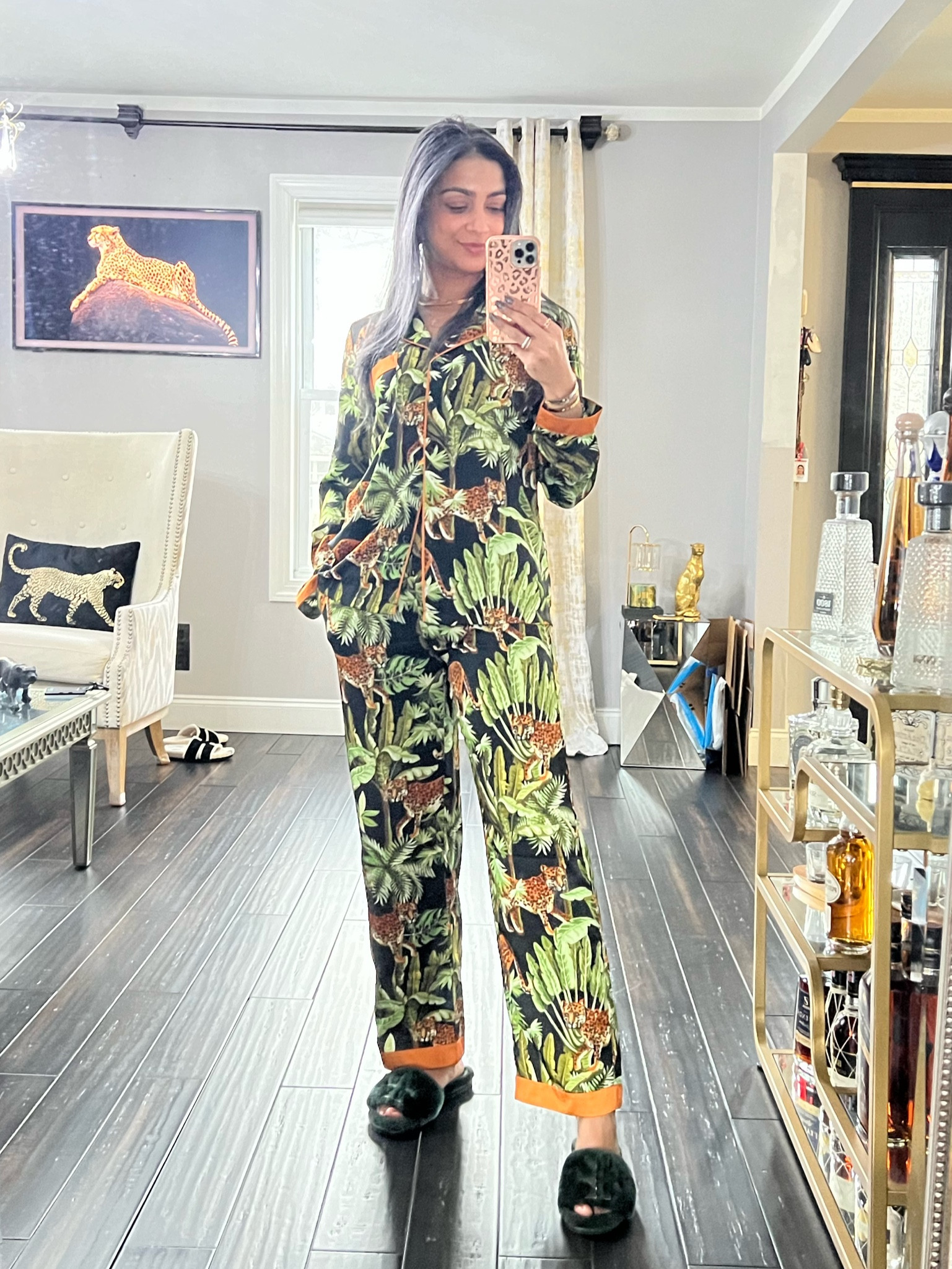 Uso pijamas de seda en mi casa y maquillarme es mi pasion! Use talla M para comodidad

#LTKStyleTip