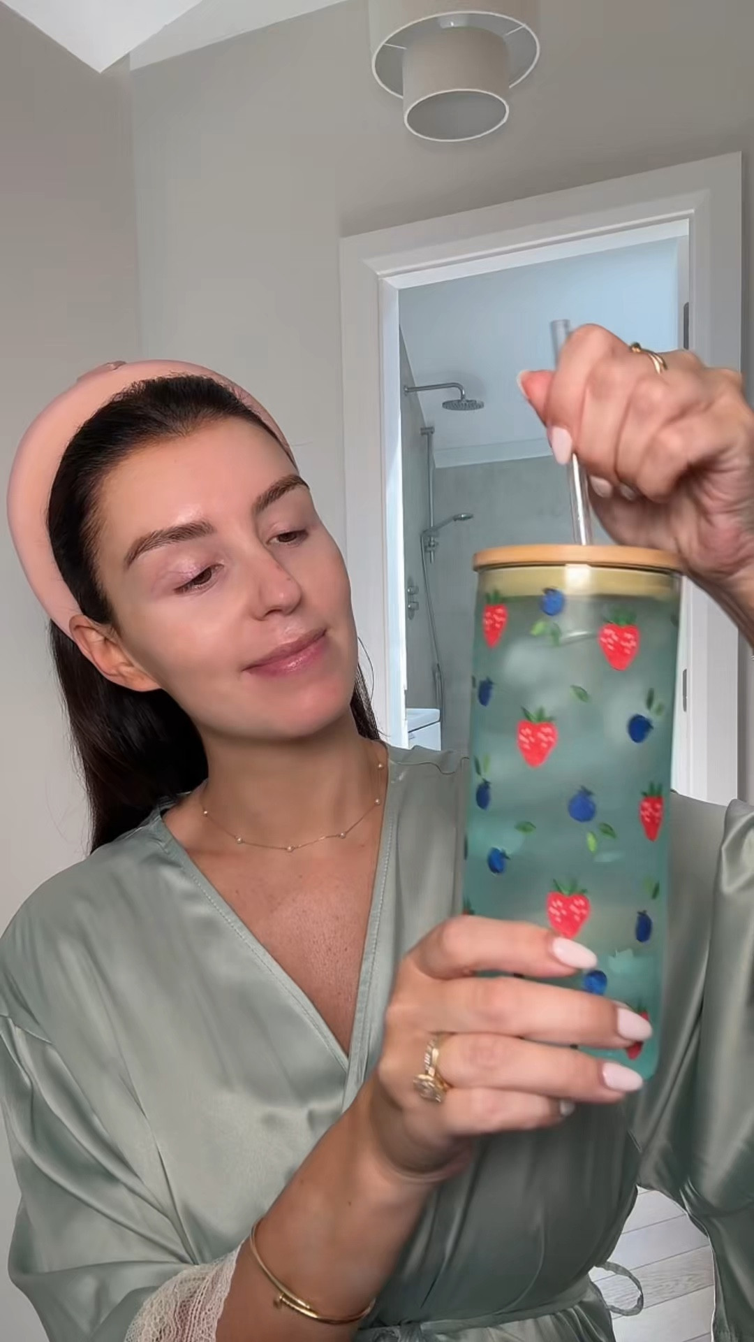 Using some new viral products! 🤯🤤

Faves are the blush, contour stick and powder!🤤

Comment links or shop below and I’ll pop you over a DM with all of the links to the products I used!🥰 

#LTKbeauty #LTKireland