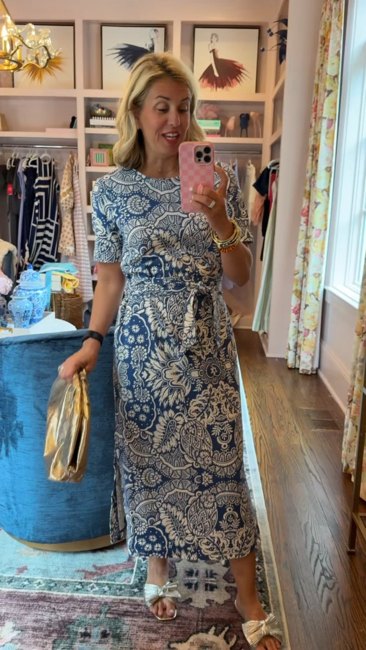 Such a yes dress!! This doesn’t hug me anywhere so I’m here for it. I’m in size 4 dress & 8 sandals. 

Codes:
Boden - HHCX 
Allie + Bess - Catherine20

#LTKdayinmylife #LTKOver40 #LTKSeasonal