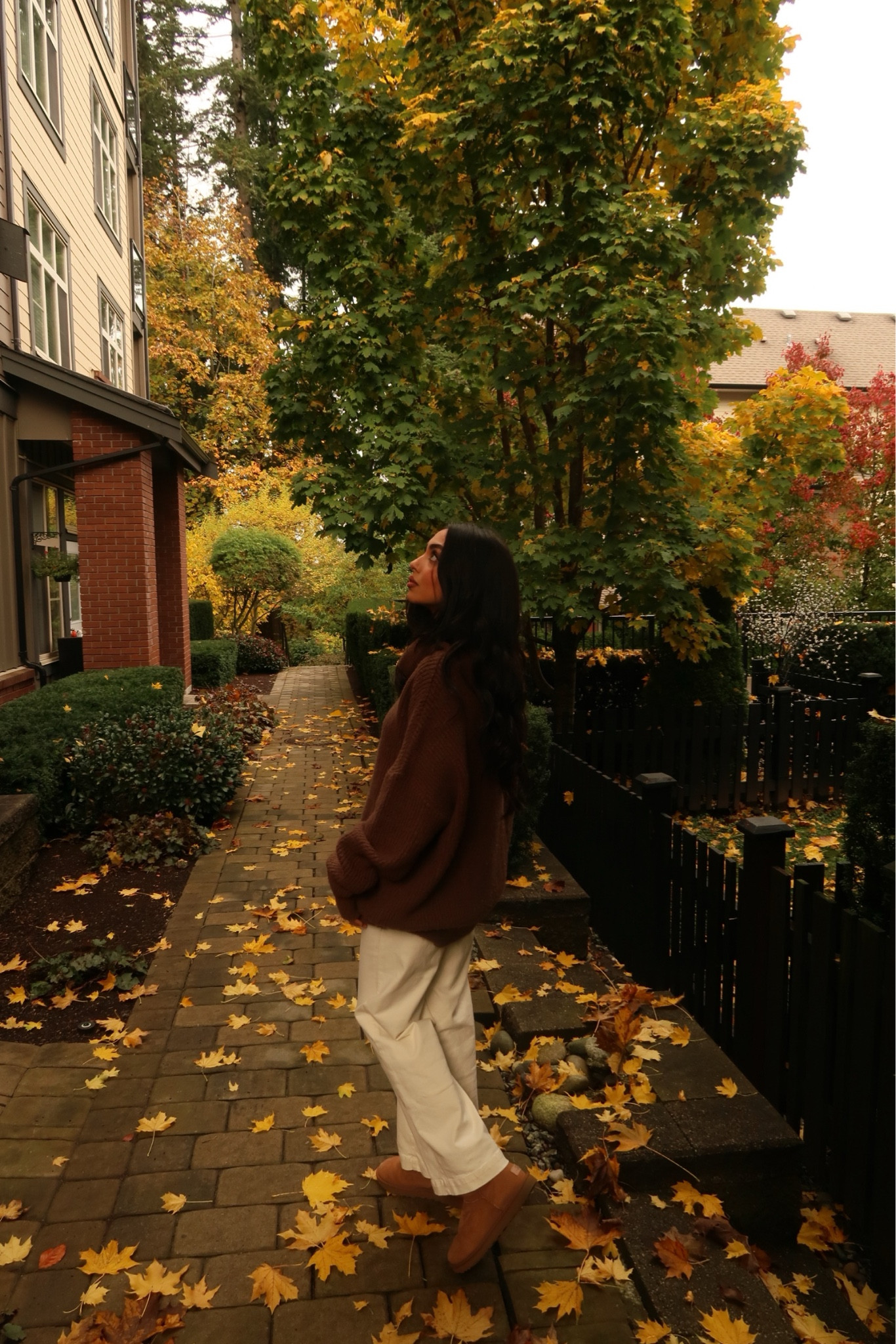 my favvv cream pants ever 

#LTKSeasonal #LTKFindsUnder100 #LTKSaleAlert