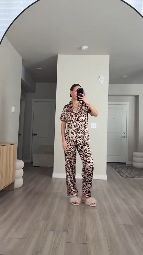 10/10 for quality 
women's sleepwear 
satin silky pajamas #ekouaer #silkpajamas #sleepwear #giftideaforwomrn #giftsforher #giftsformom#pjset 