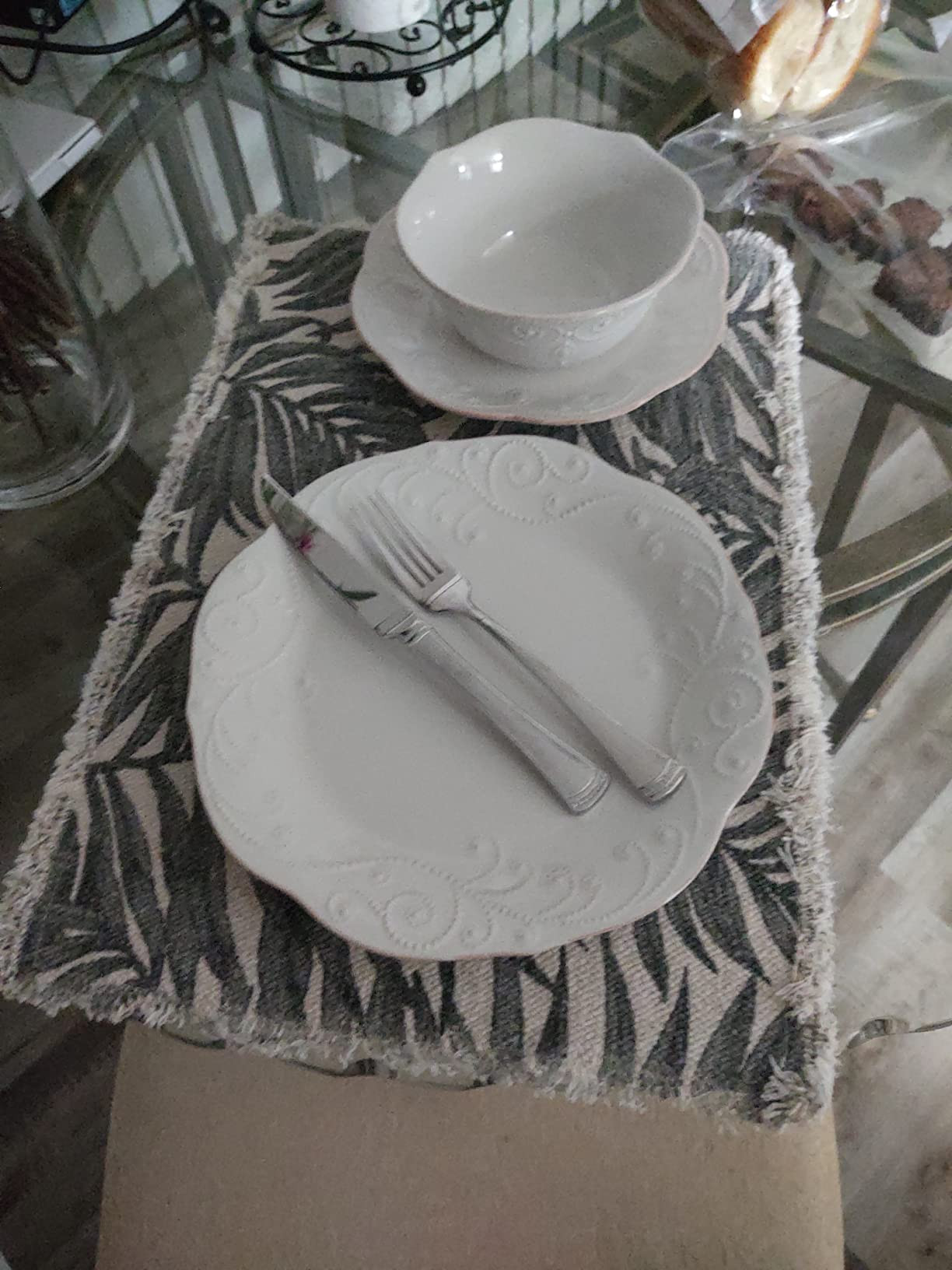 Lenox French Perle 12-Piece Dinnerware Set, White, with Accent Plates | Amazon (US)