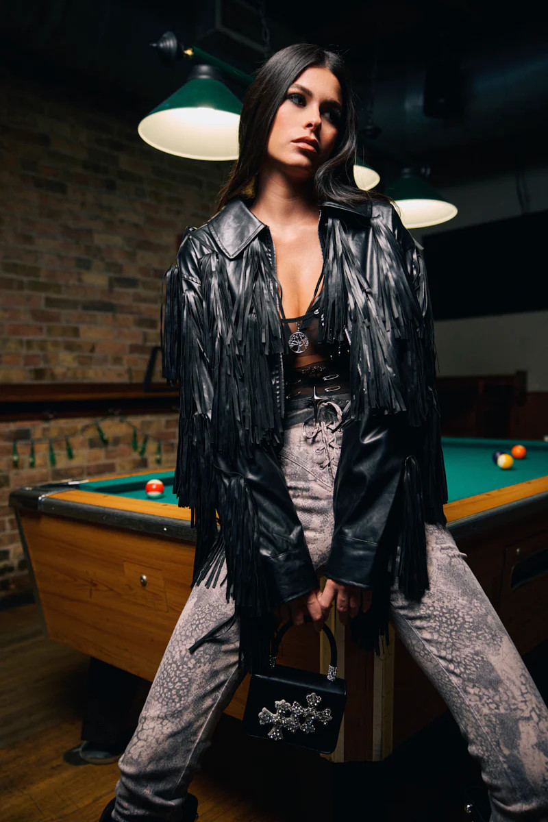 SIERRA TASSEL MOTO | AKIRA