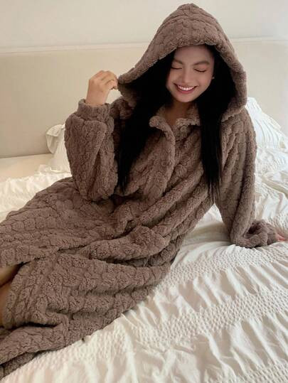 Dazy Plus Plus Size Women's Textured Flannel Hooded Robe, Thick Warm Sleepwear For Winter,Fleece ... | SHEIN
