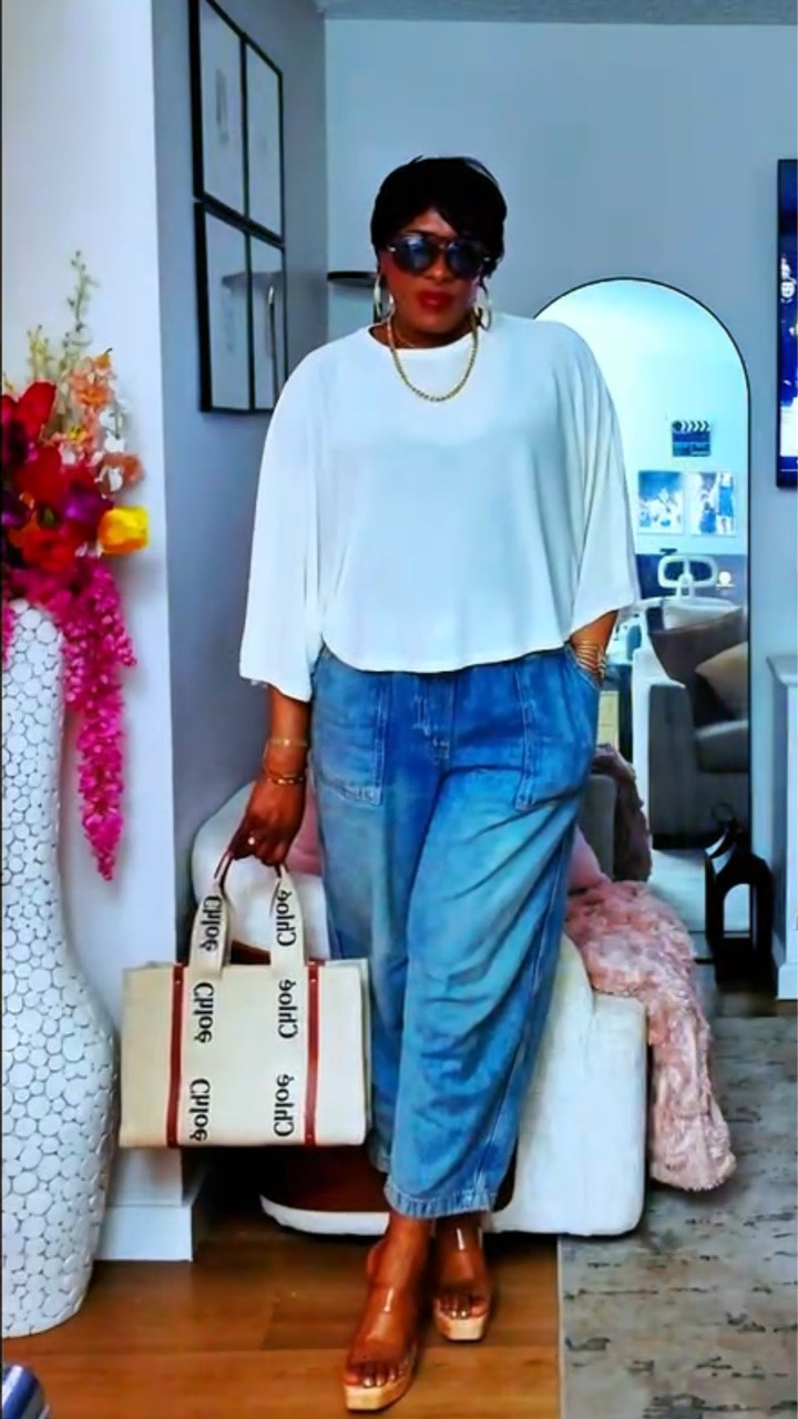 Every now and then you find that perfepair of denim jeans, that will have you styling it with a variety  oftops! 

This barrel jeans is definitely it! 
#bourgeoisxo #style #fashion

#LTKgrwm #LTKootd #LTKvlog