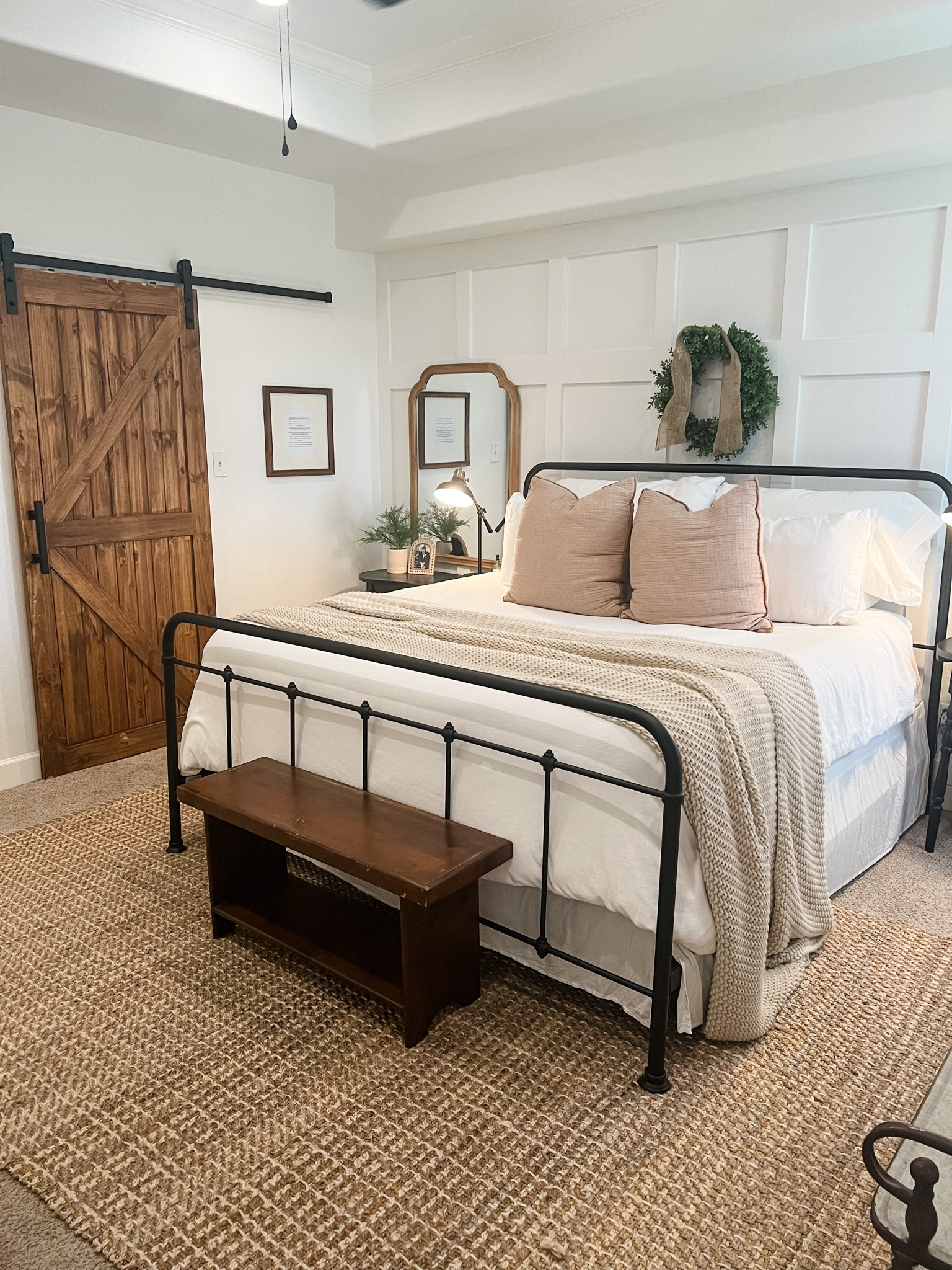 Neutral bedding inspo - white + neutral bedding.

Target. Casaluna bedding. Home. Bedroom. Home decor. Neutrals. Whites. 

#LTKhome